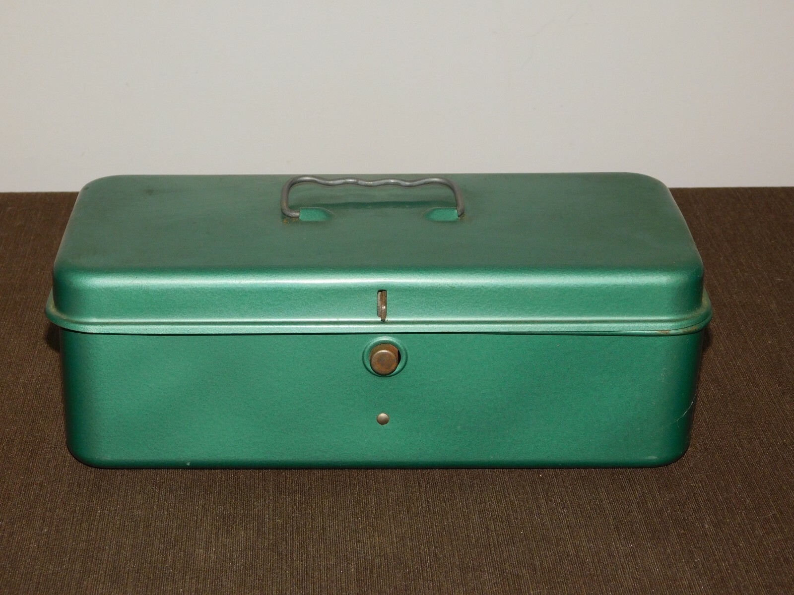 VINTAGE 11 1/4″ X 4 3/4″ X 4″ HIGH GREEN METAL SECURITY DOCUMENTS BOX