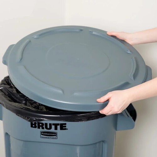 Rubbermaid Brute Plastic 20 gal Garbage Can Lid