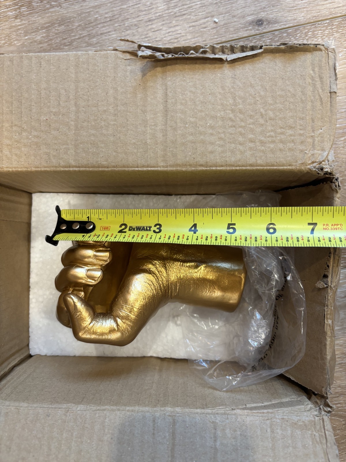 Hand Shaped Decorative Wall Hook,Modern Creative Hand Wall Sculpture,Coat Hanger