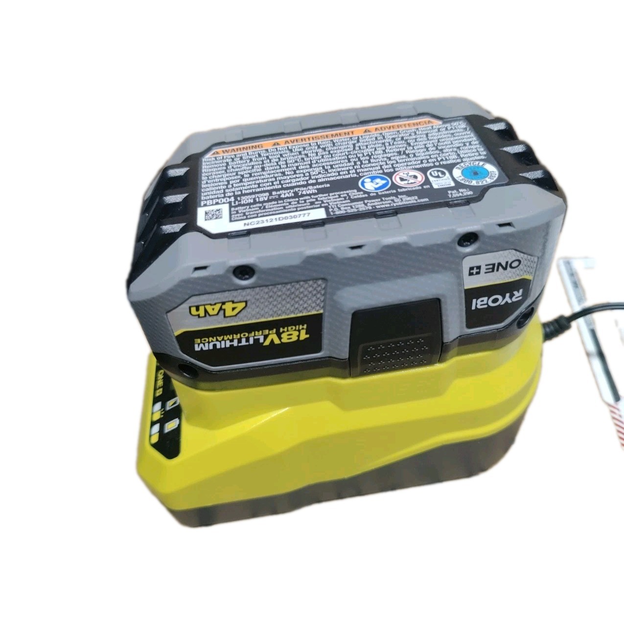 RYOBI Wet/Dry Bucket Top Vacuum Kit 5 Gal. 18V Cordless with Battery + Charger