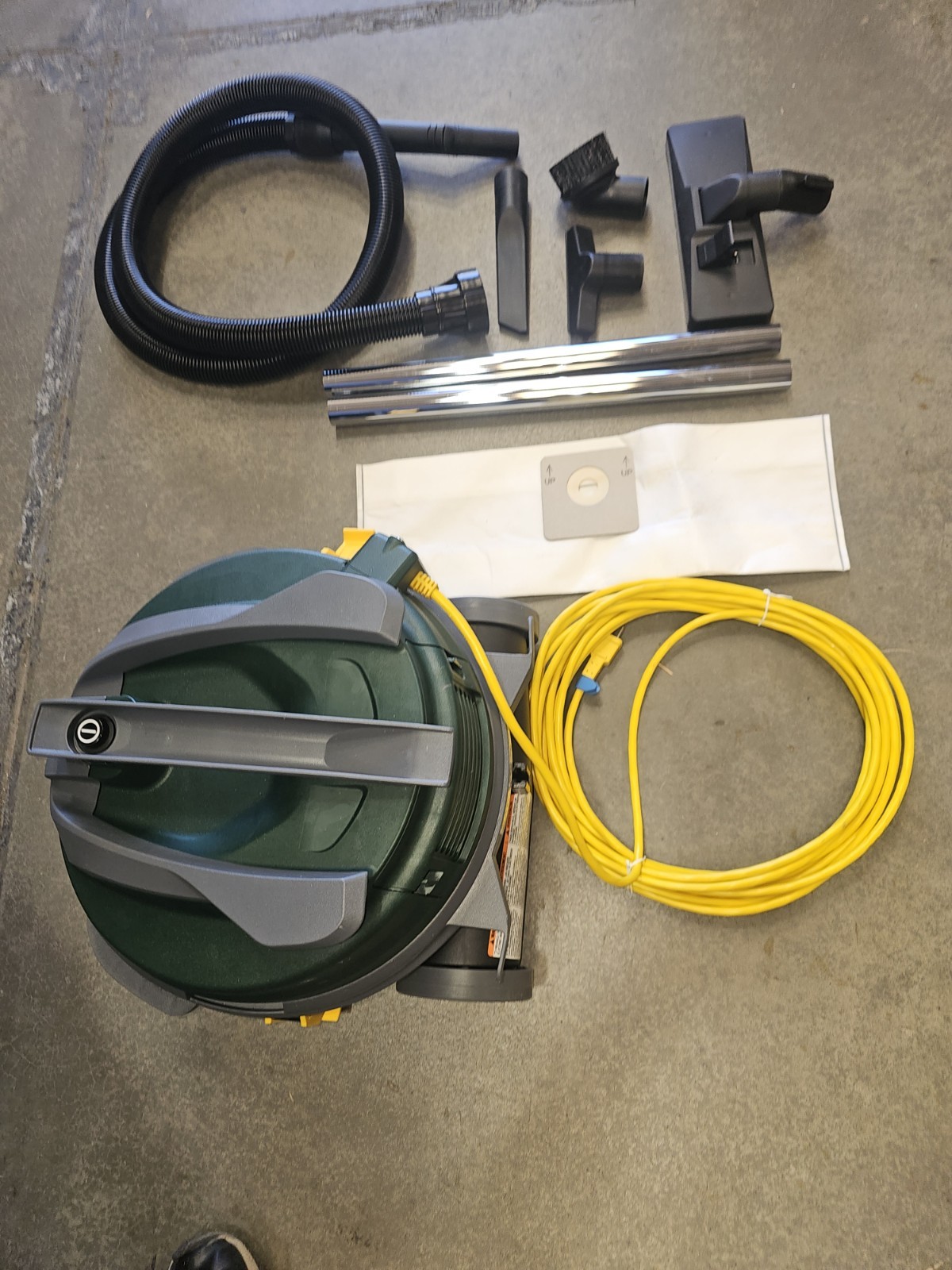 TENNANTCanister Vacuum, 12 gal. CapacityMfr #1252617Zoro #G6175021