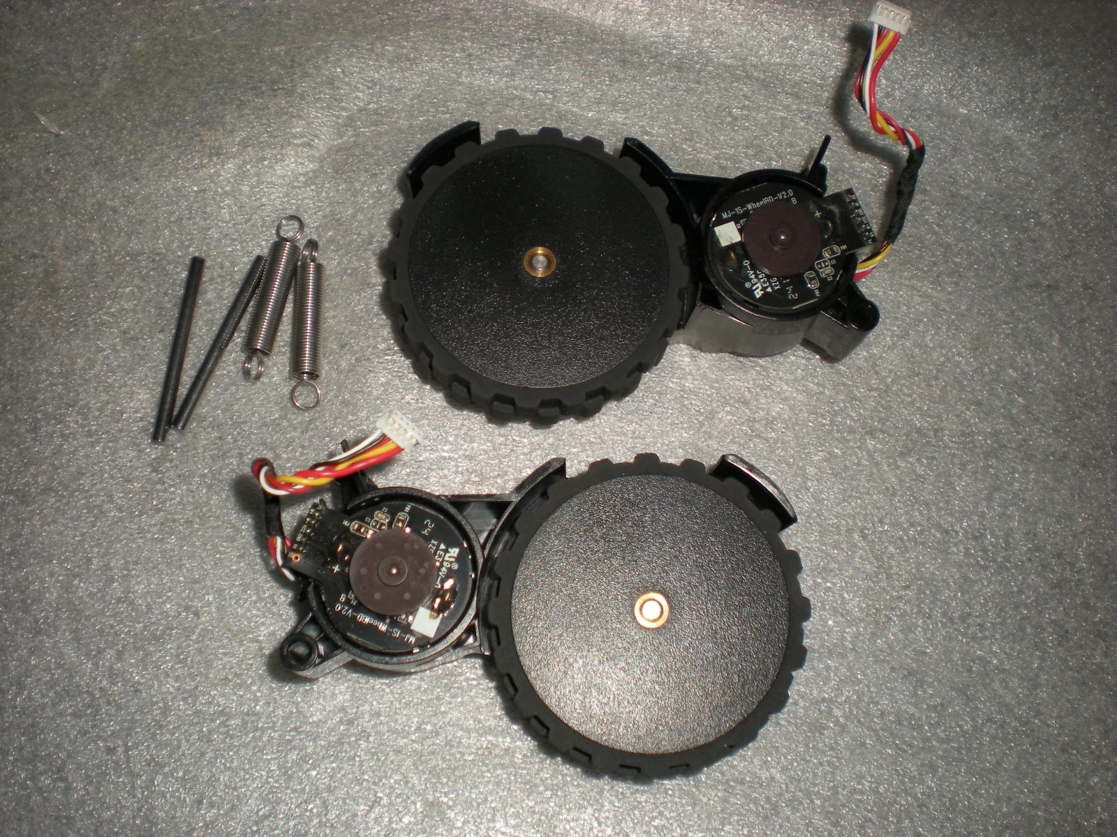 Genuine OEM iRobot Roomba 105 Combo Robot Vacuum & Mop Right & Left Wheel Motor