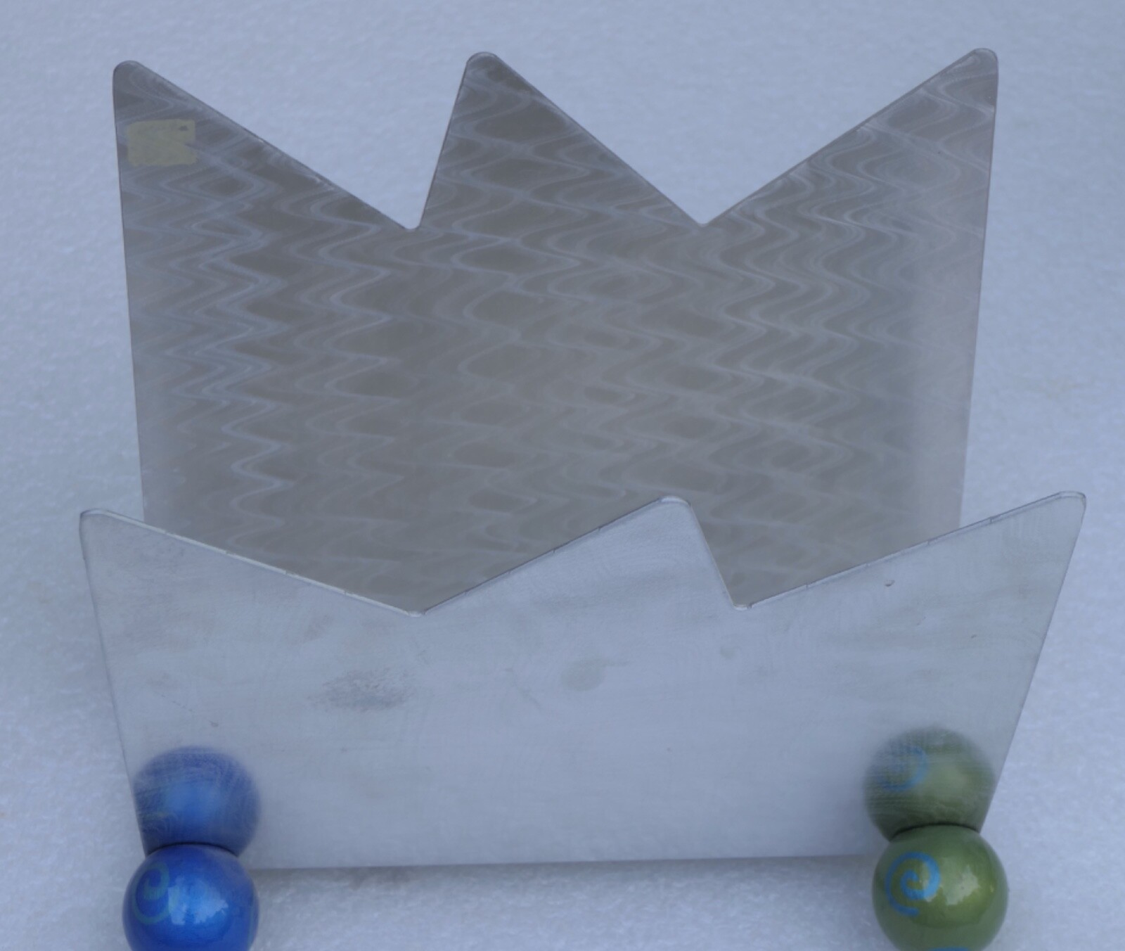 MODERN POP ART DESIGN MAGAZINE RACK CROME AND ENAMEL BALL FEET TWIST INC.