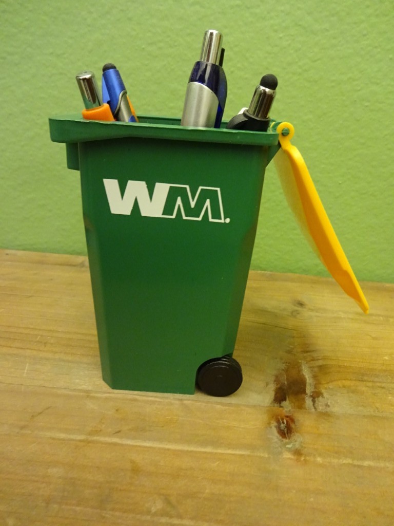 WASTE MANAGEMENT GARBAGE TRUCK MINI REPLICA TRASH BIN GREEN WITH YELLOW LID
