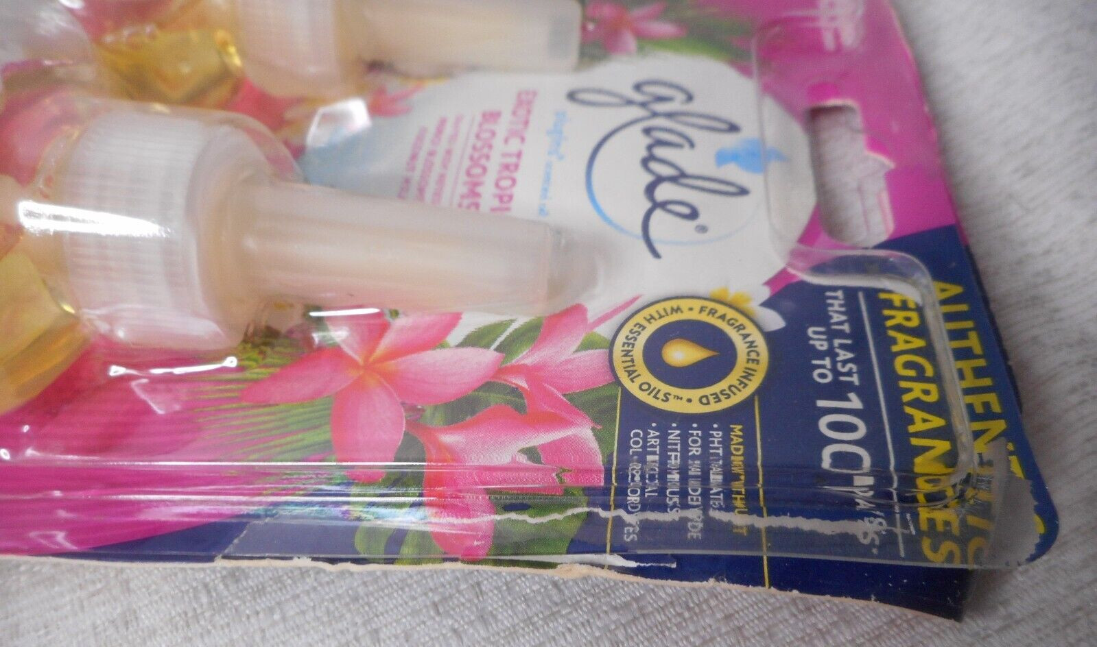 Glade Plug-In Refills 2 Exotic Tropical Blossoms In Pkg & 3 Unknown Scents READ