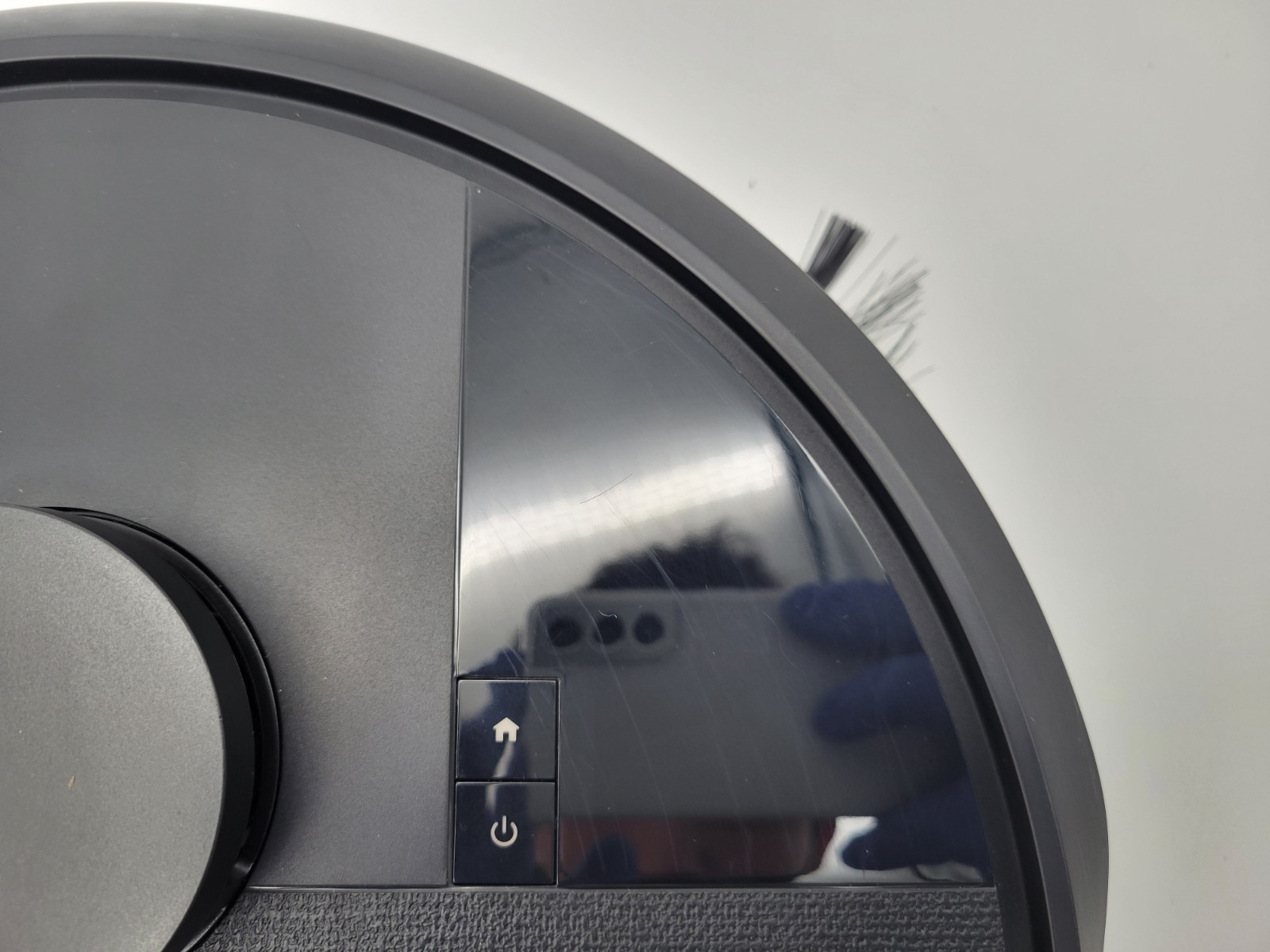 iRobot Roomba 105 Vac Robot Vacuum – Easy to use, Intense Power-Lifting Suctioni