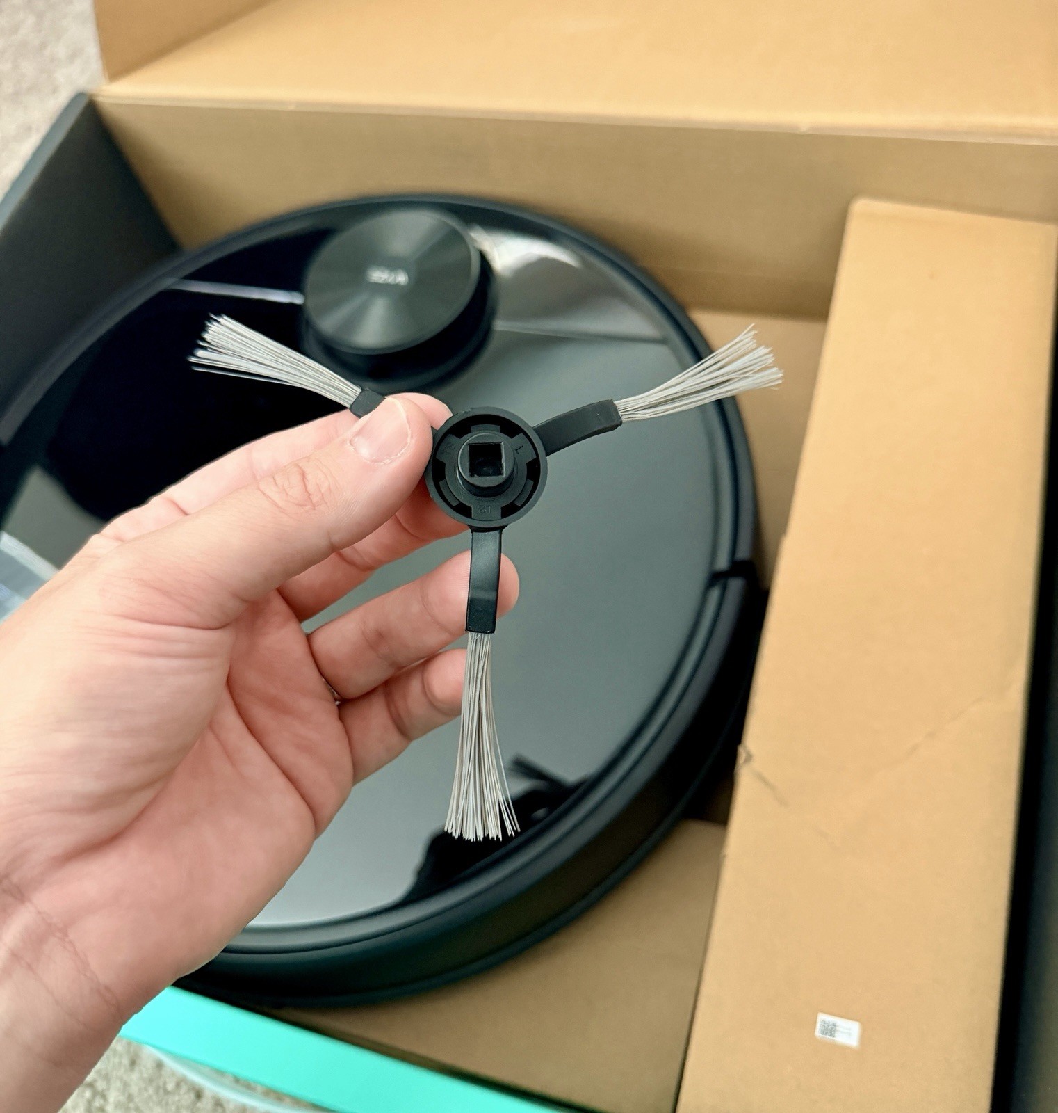 Wyze Robot Vacuum Robotic LiDAR Room Mapping Wi-Fi HEPA Black w/ Dock