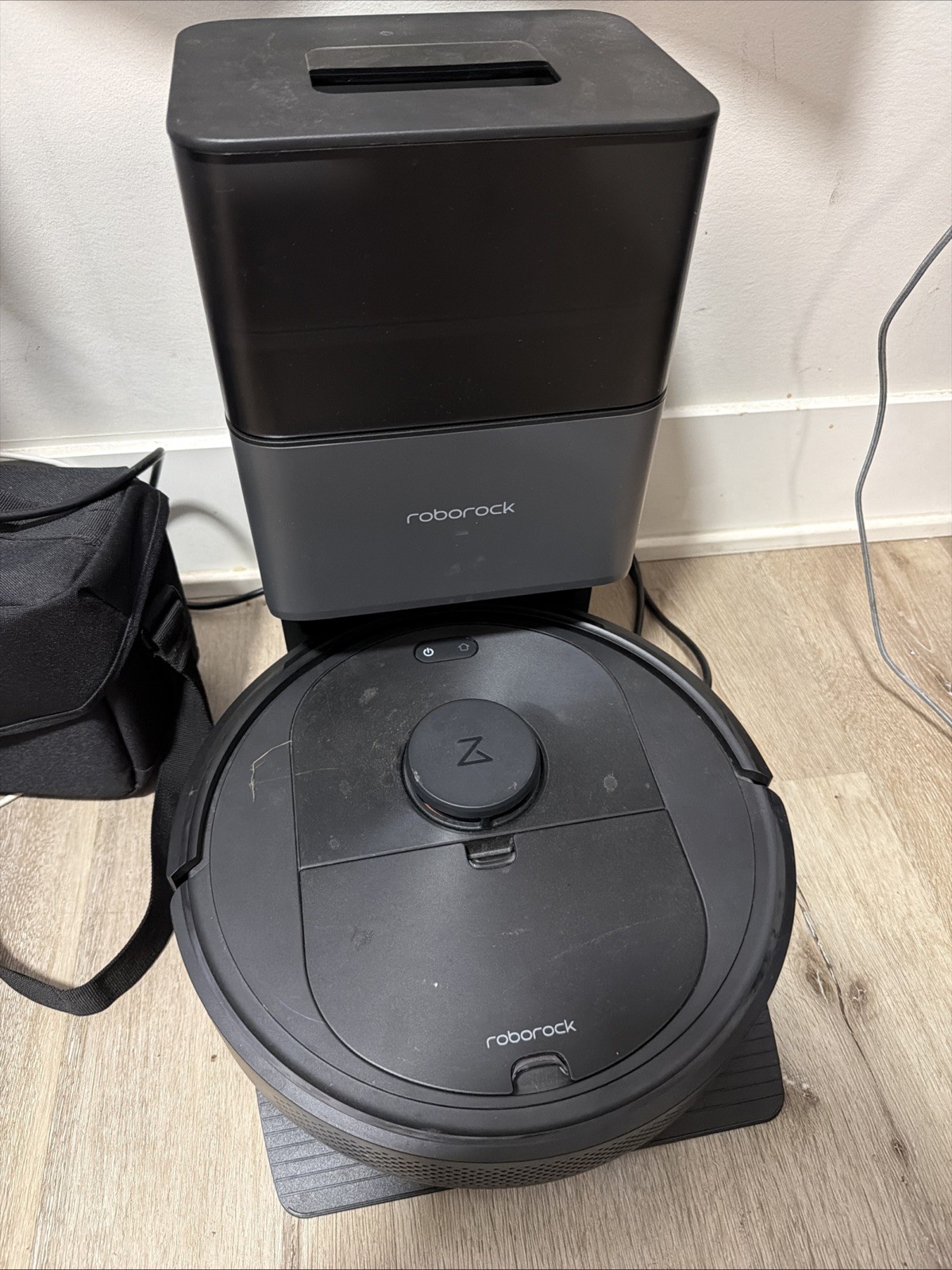 Roborock Q5 Max+ Self-Emptying Robot Vacuum Cleaner And Charger