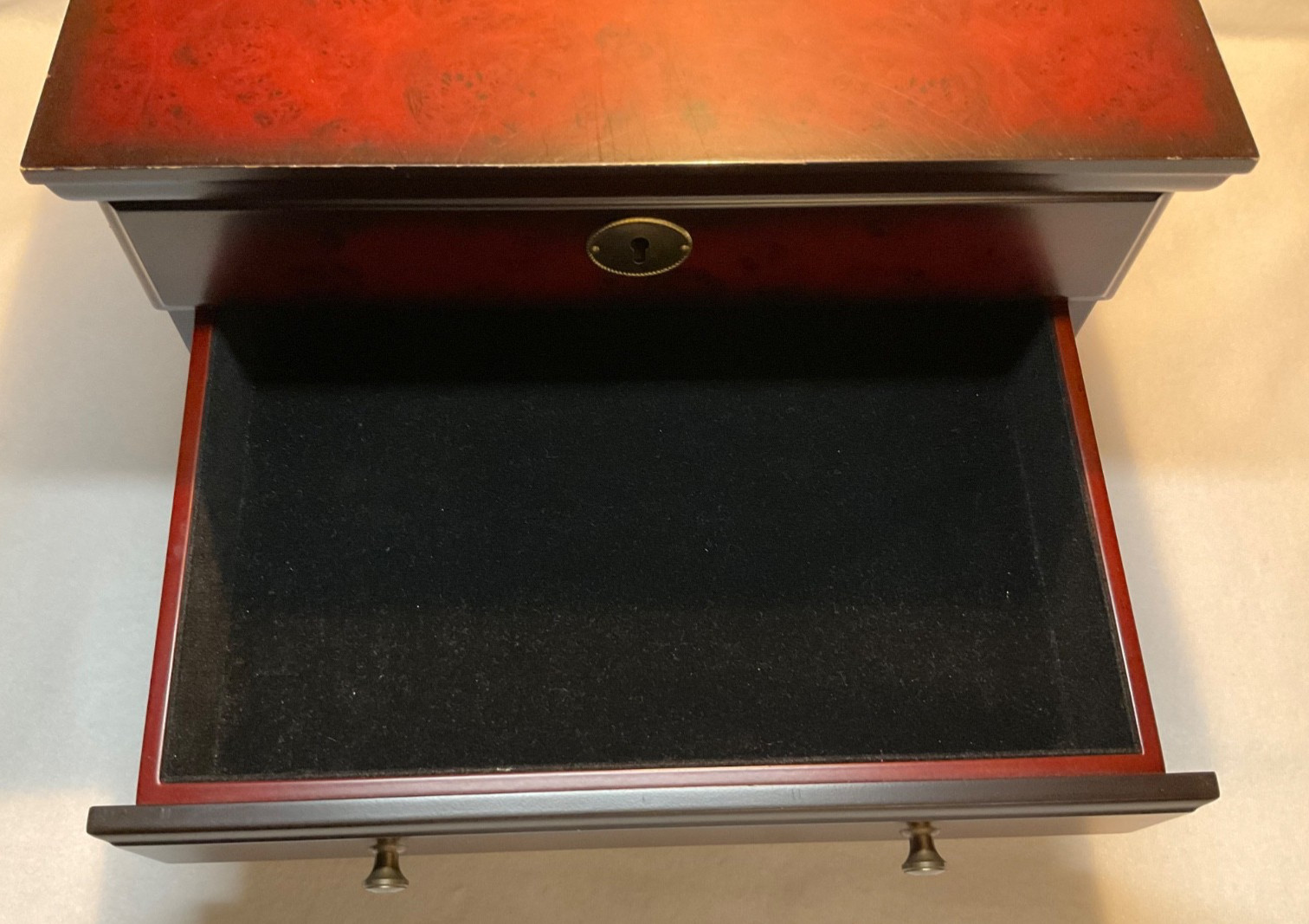 Rare 6HKS Vintage Mens Wooden Jewelry Keepsakes Box With Key. Hard to Find.