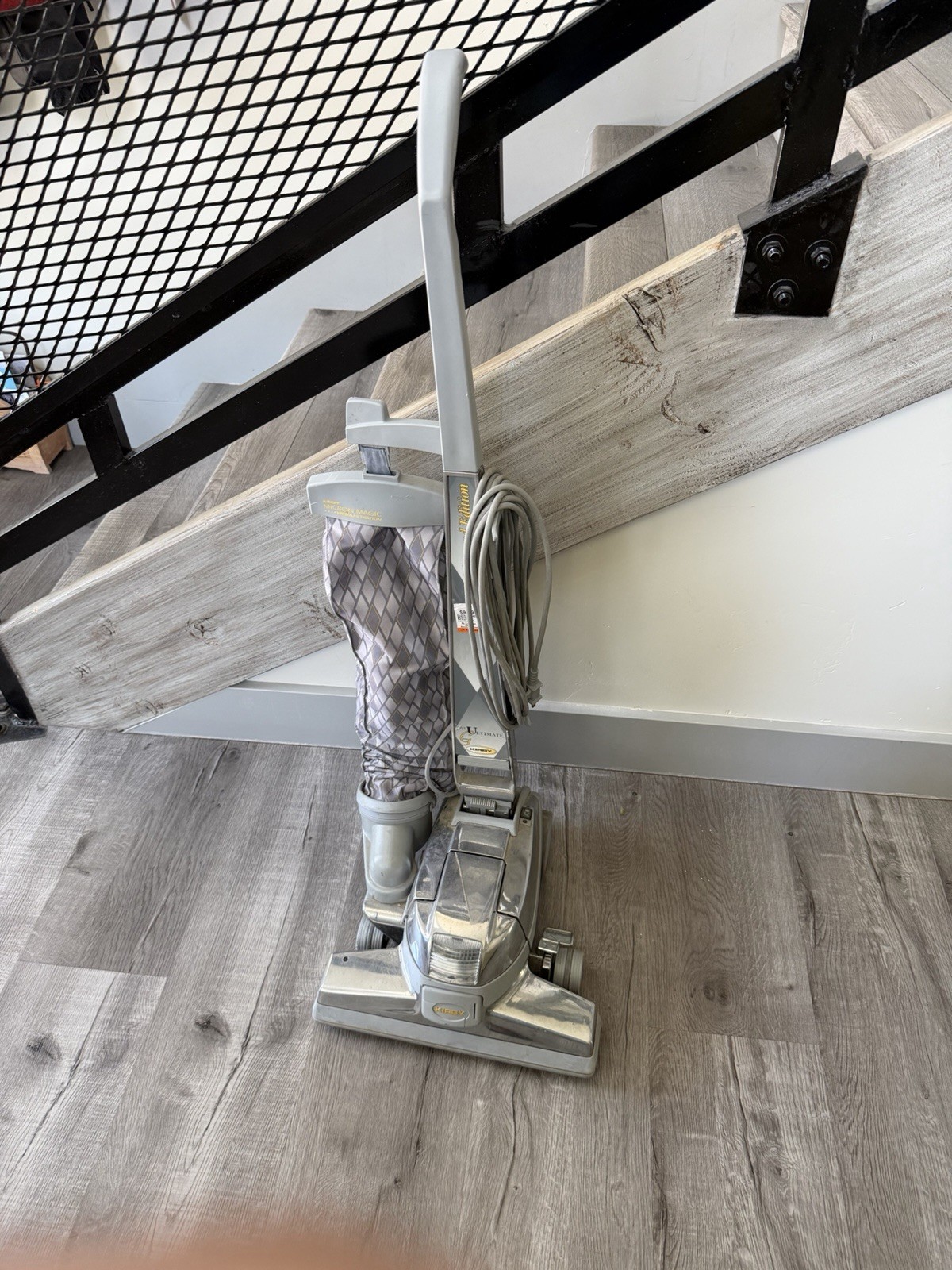 Kirby The Ultimate G Series Vacuum Cleaner Model G7D / Needs Brush Belt