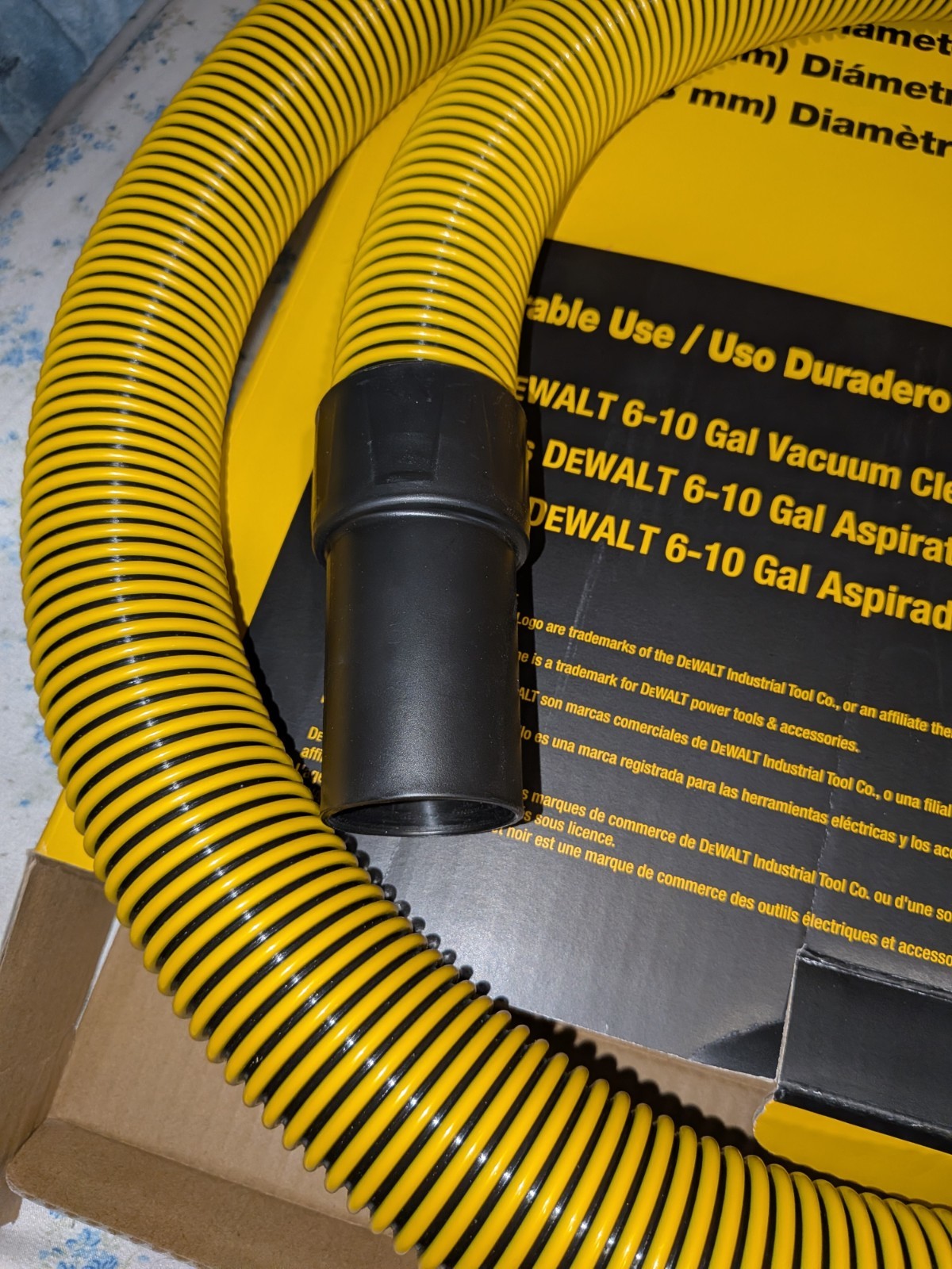 DEWALT DXVA19-2500 1-7/8 in x 7 ft Vacuum Hose for 6-10 Gal Vac