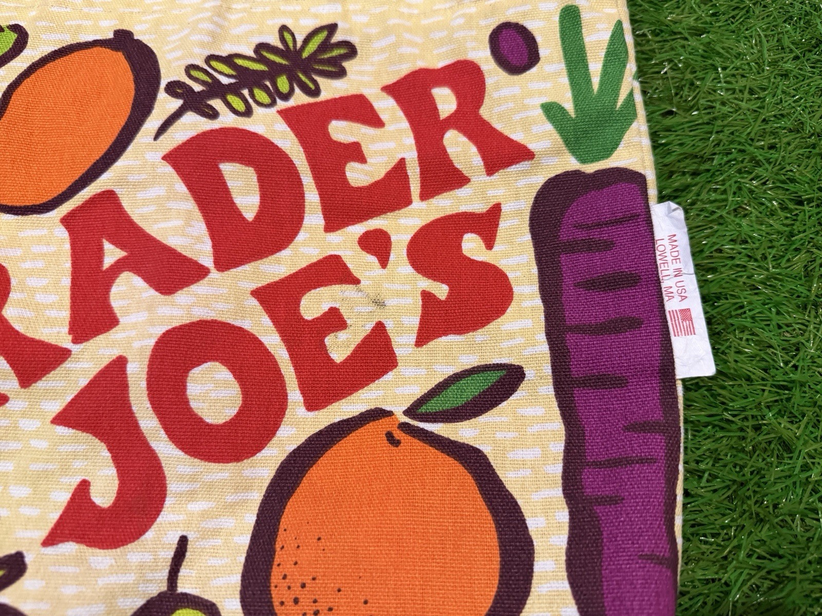 TRADER JOE’S Reusable Canvas Shopping Grocery Tote Bag Fruits Vegetables USA