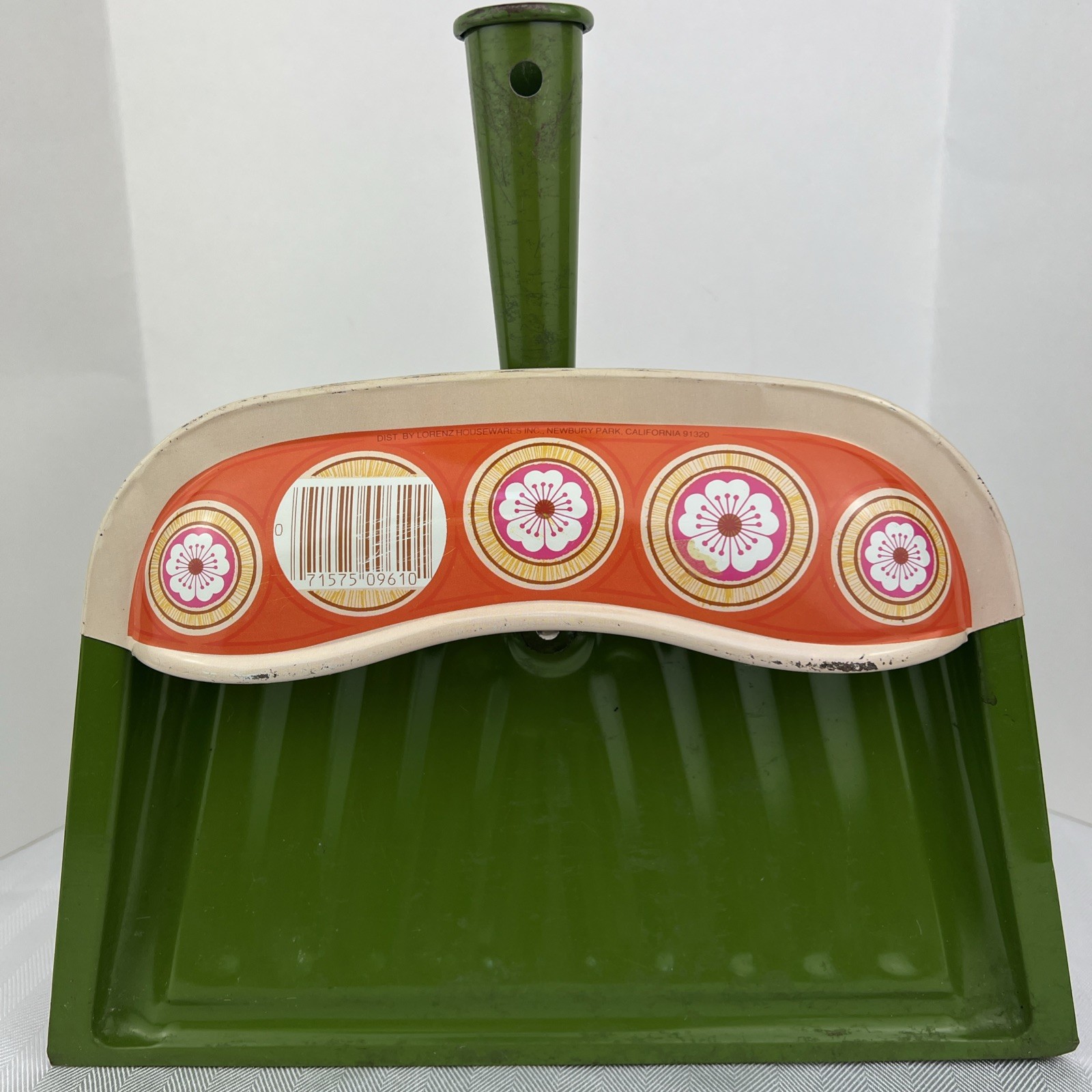 Unique Vintage JV Reed USA Avacado Green 1960’s Flowers Metal Dustpan MCM