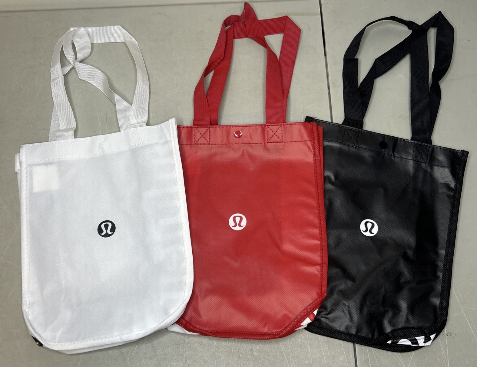 Lululemon Reusable Shopping Tote Bag Lot Of 3 BRAND NEW 11x9x4 Red/White/Black