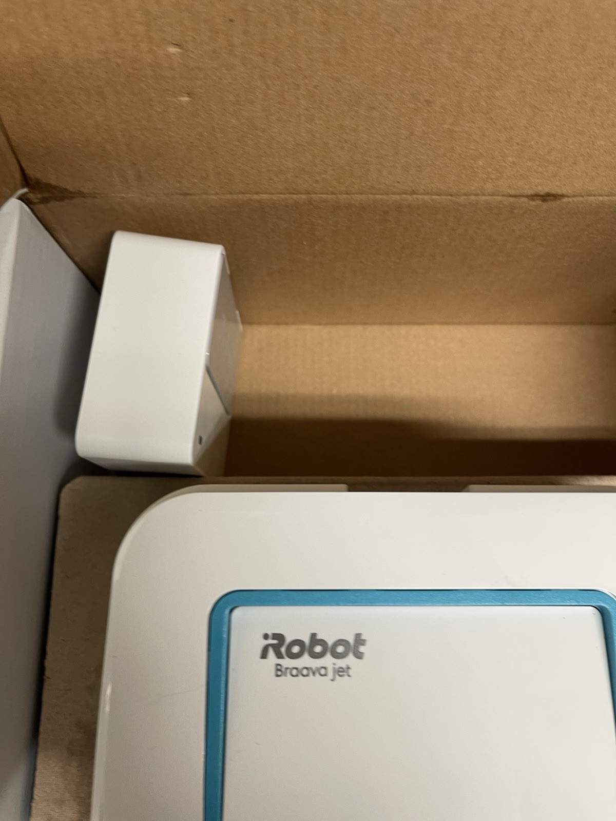iRobot Braava Jet 240 Robot Mop App Control Precision Spray OPEN BOX
