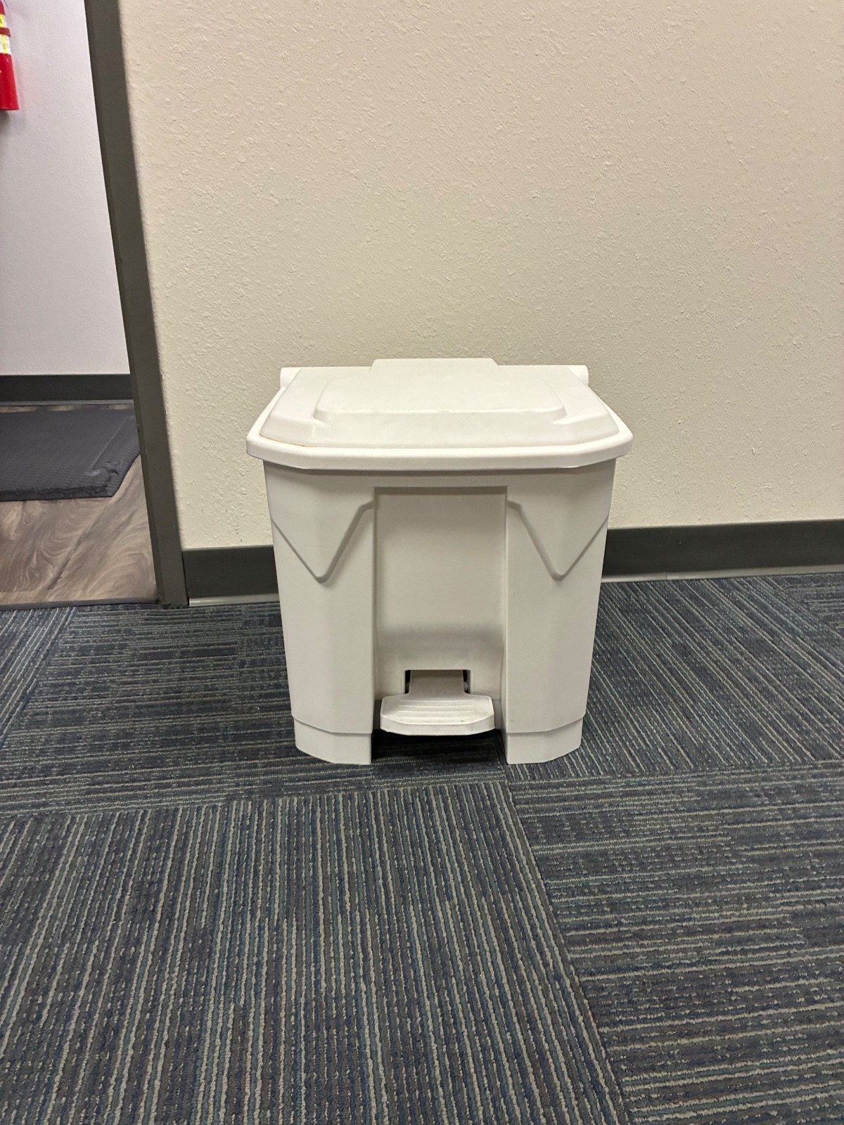 White Plastic Step-On Trash Can with Lid