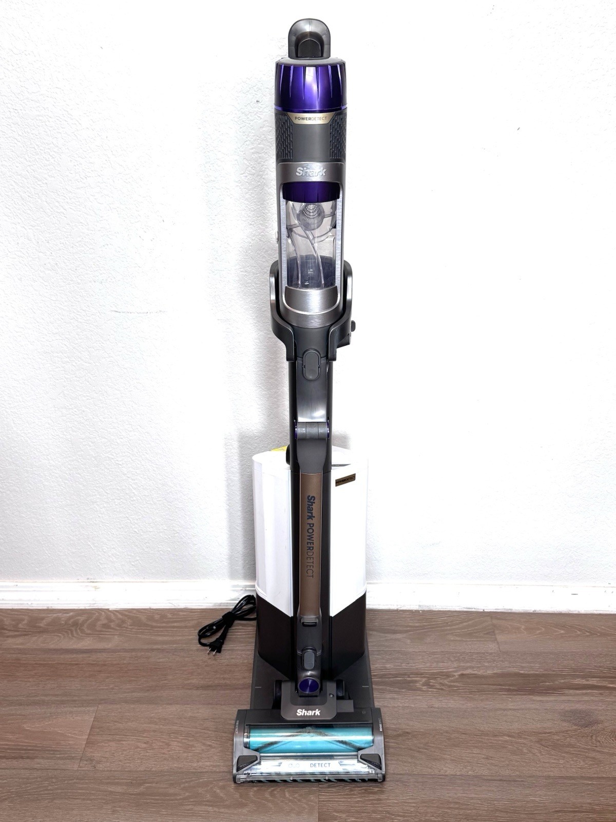 Shark – PowerDetect Clean & Empty Cordless Stick Vacuum & Auto-Empty System