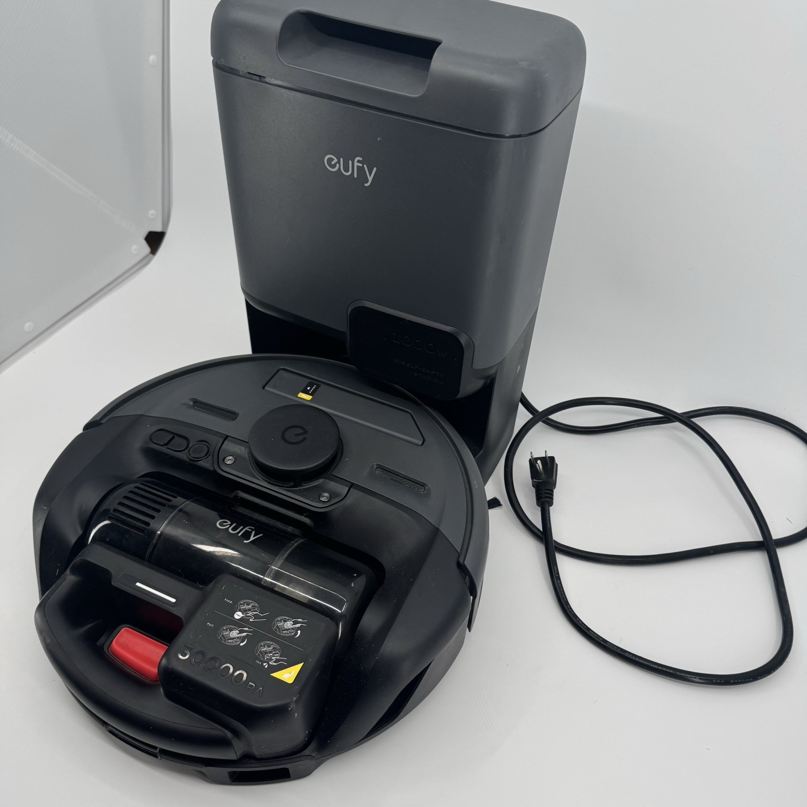 Eufy E20 3-in-1 Robot Vacuum Auto Empty Station T2070JF1 Tested No Stick Parts