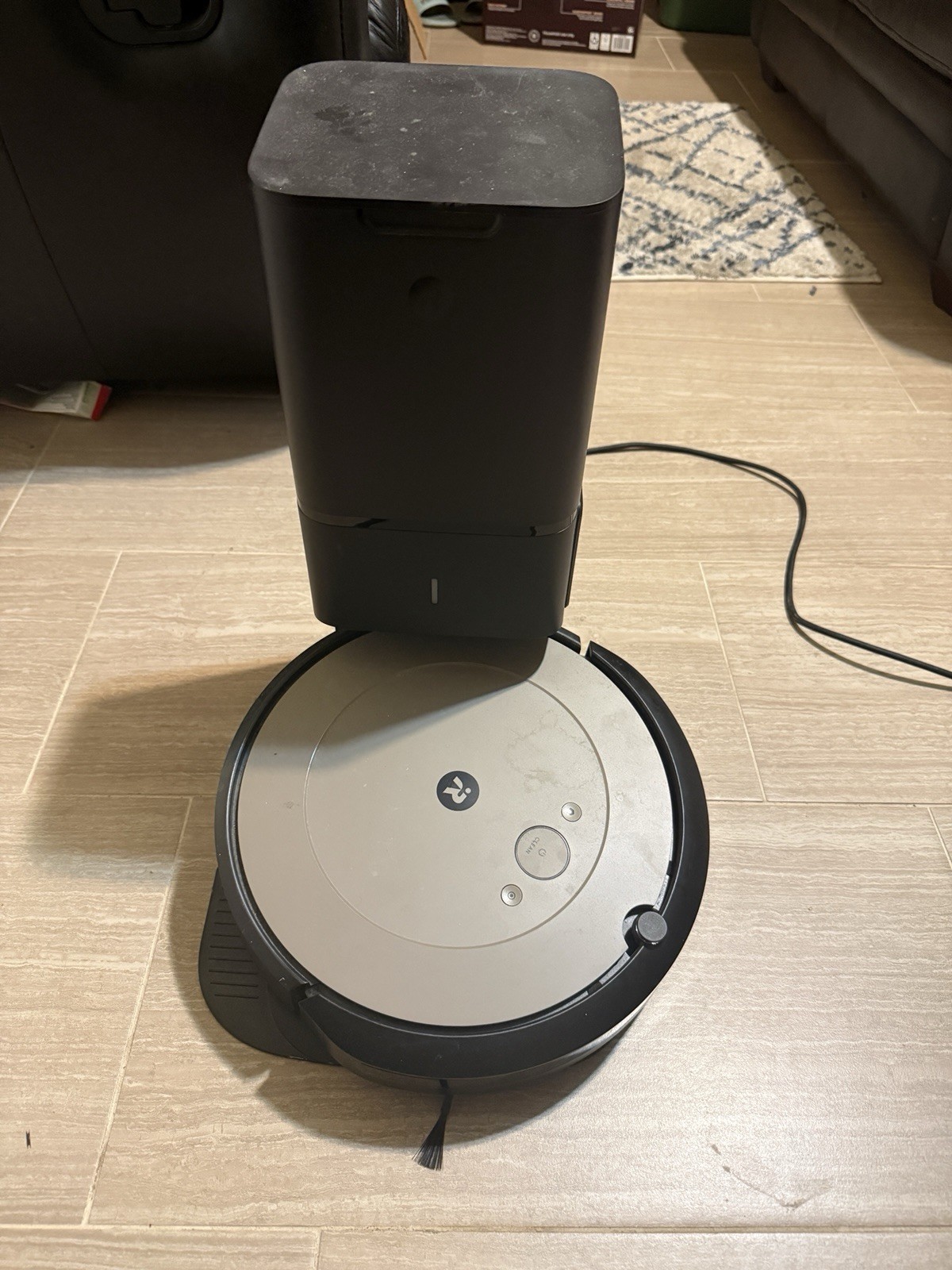 iRobot Roomba il+ Robot Vacuum, Wi-Fi Connected Mapping, Self-Empties 60-Day