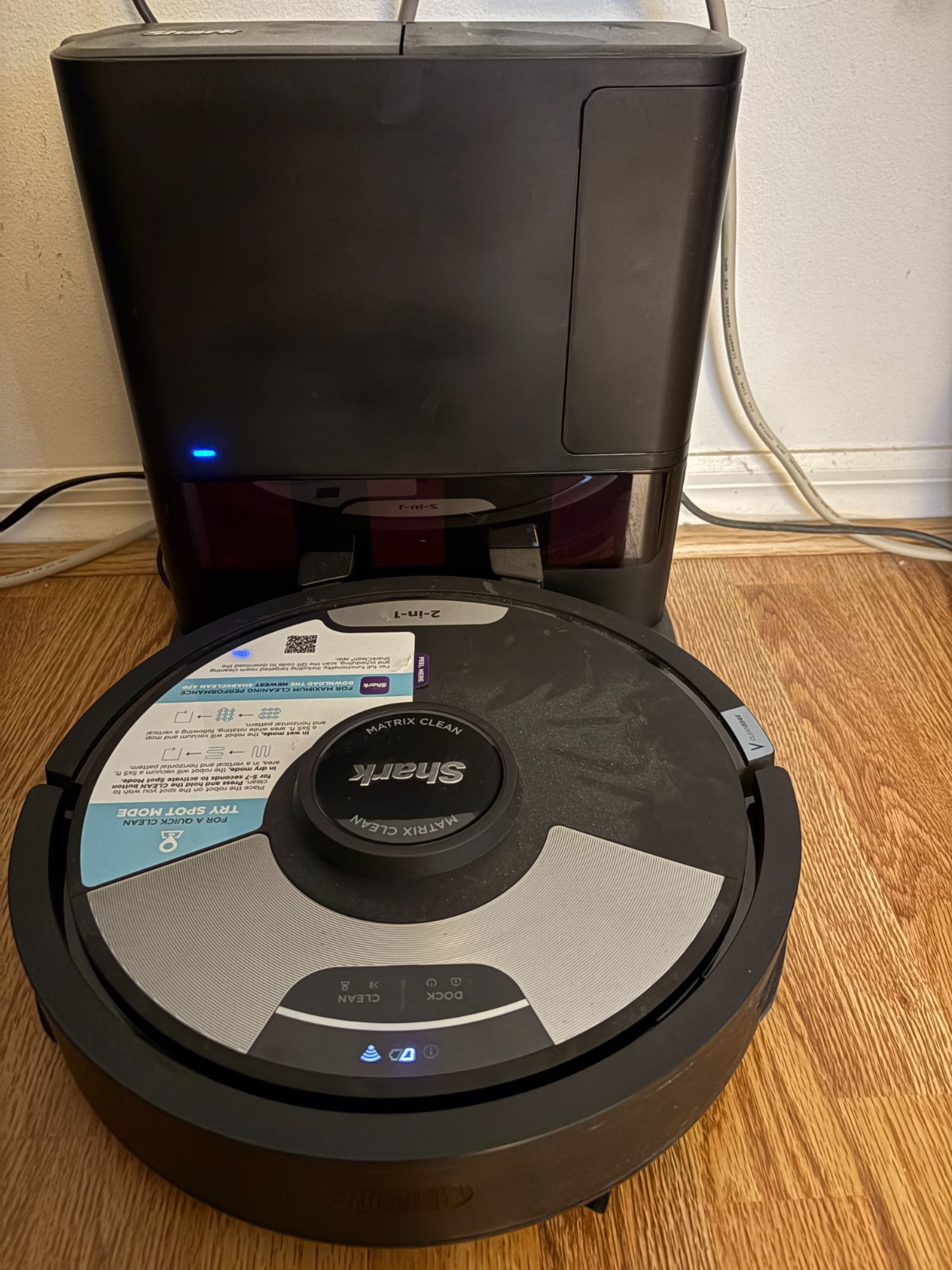 Shark Matrix 2-in-1 Robot Vacuum & Mop RV2400WBUS