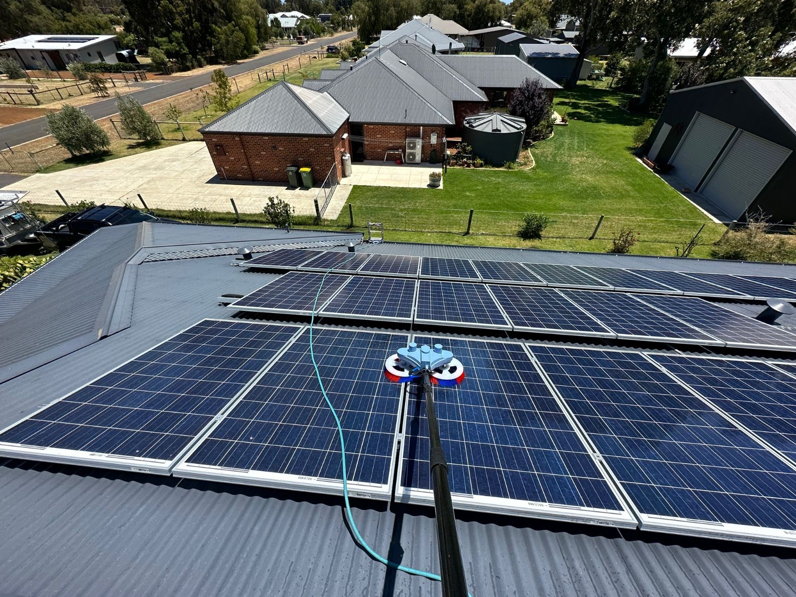 Solar Panel Cleaning Brush Solar Wash Equipment Brush With Water-Fed Pole System