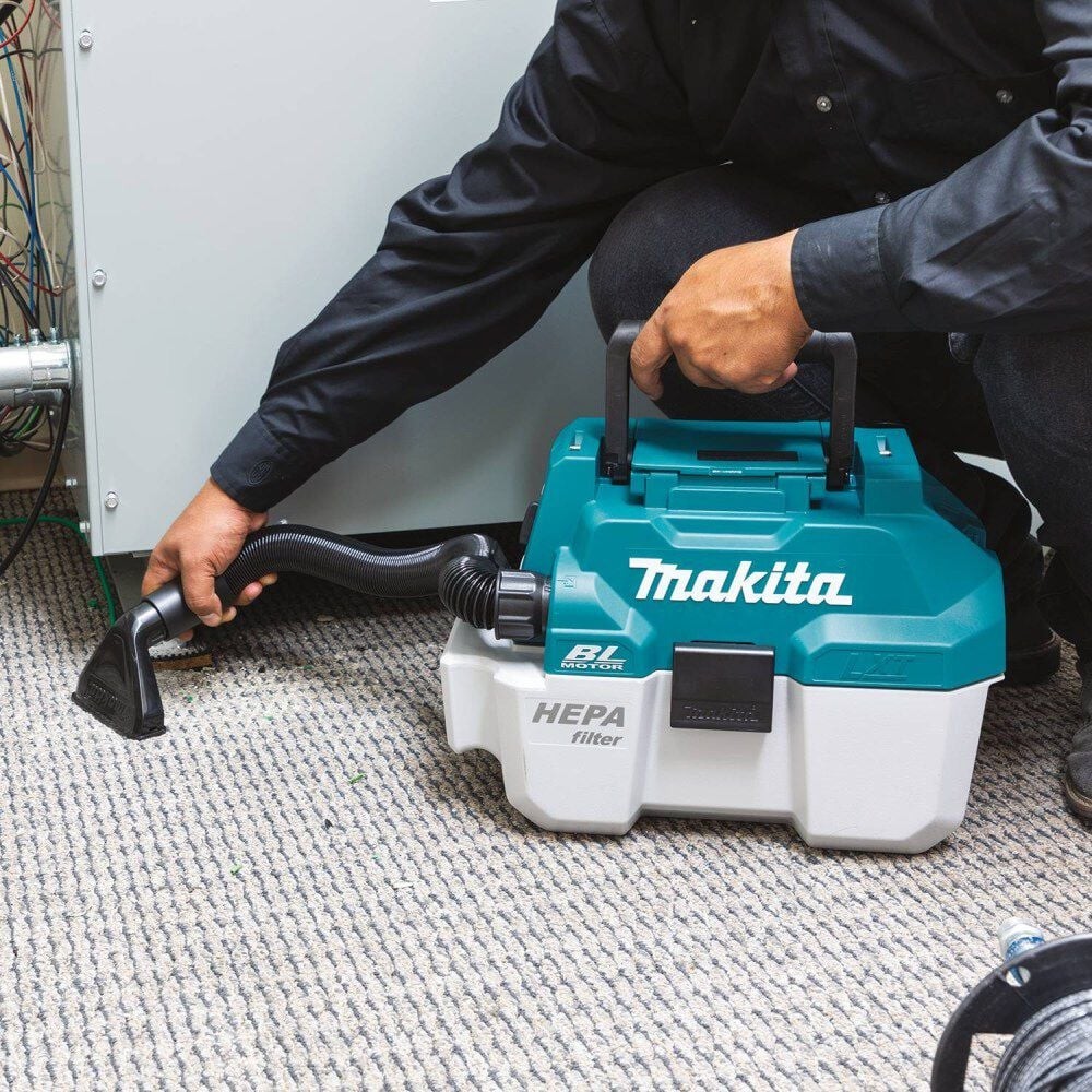 Makita 18V Lxt Li-Ion Brushless 2Gal Hepa Wet/dry Vacuum Tool Only
