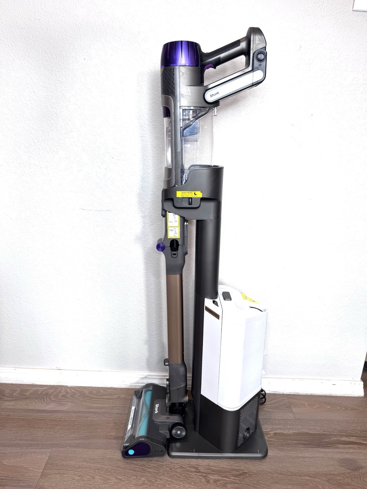 Shark – PowerDetect Clean & Empty Cordless Stick Vacuum & Auto-Empty System