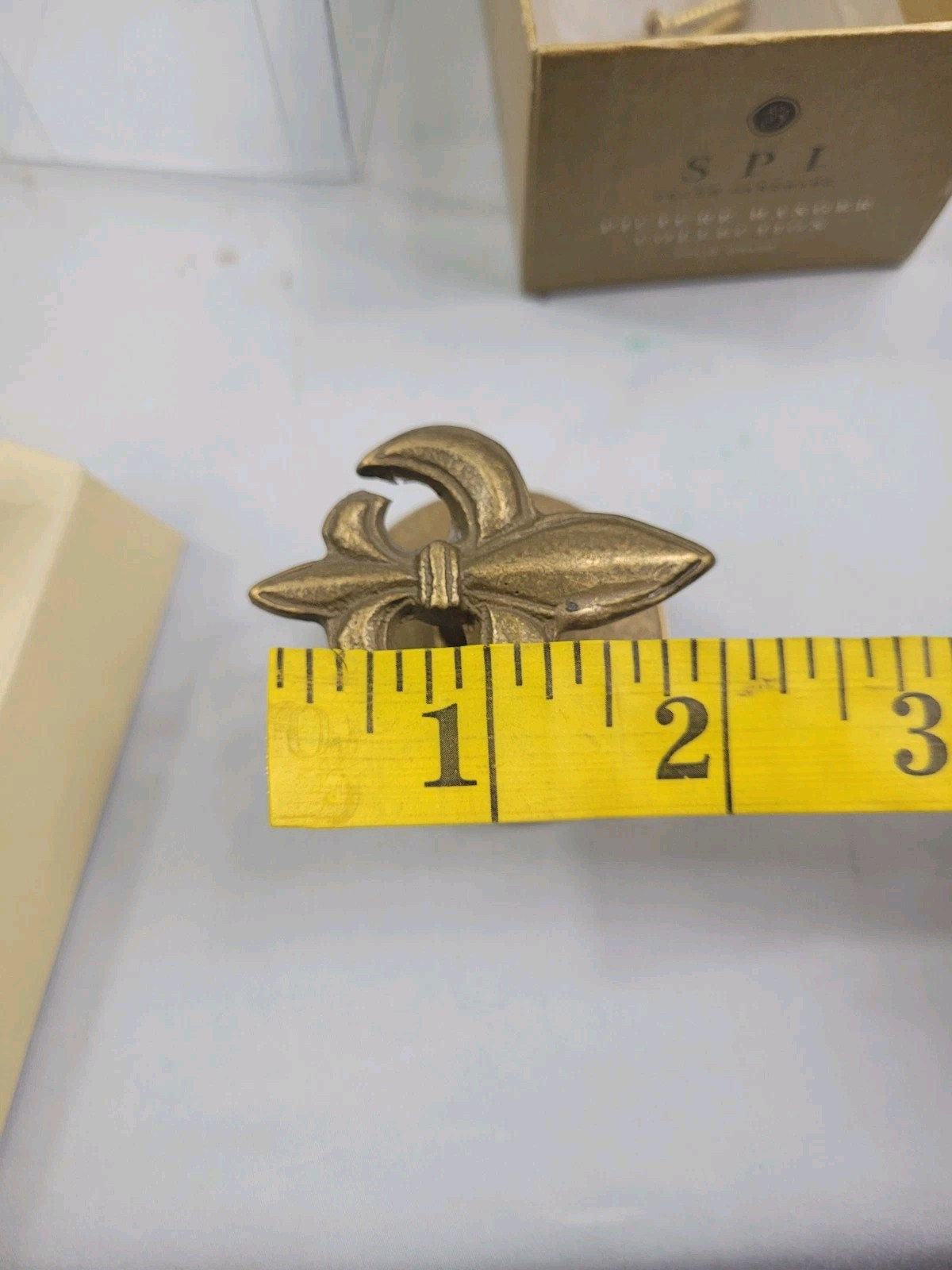 SPI Decor Hardware Picture Hanger Collection Brass 2-2Pack. 92