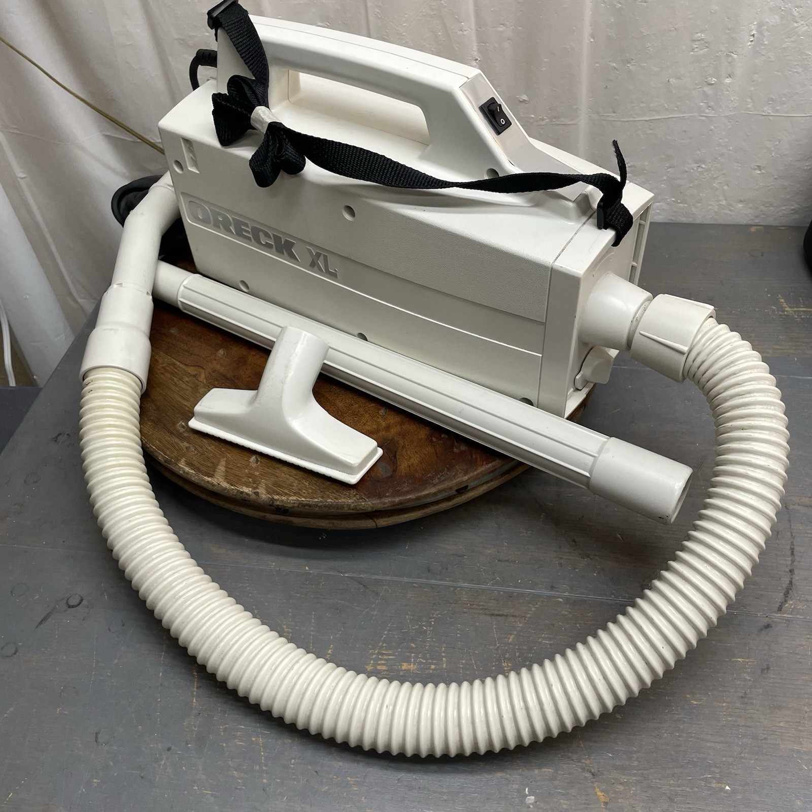 Oreck XL portable handheld white vacuum cleaner BB870-AW, Tested -Works!