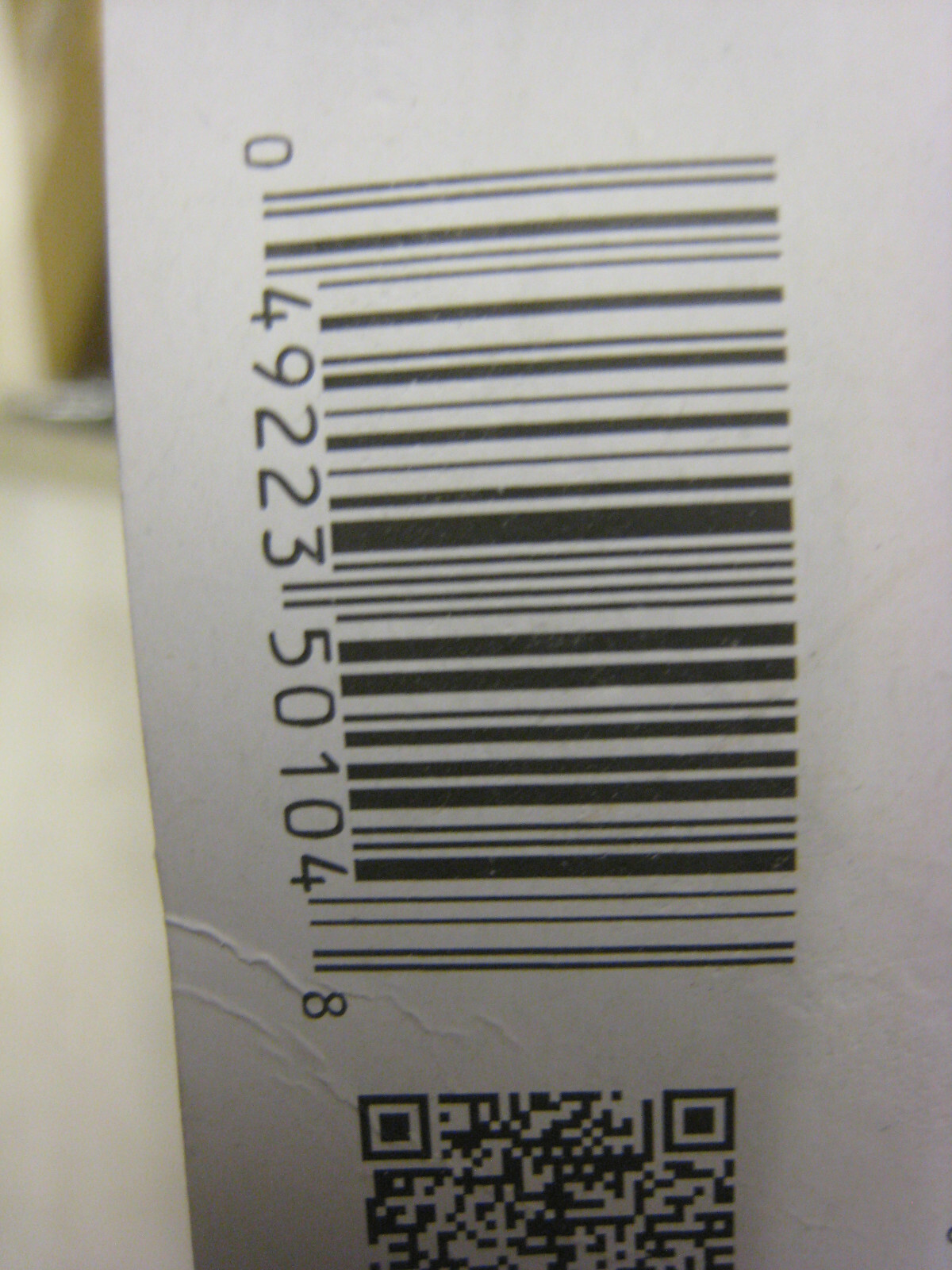 4 Yes 4 –50104 Invisible Picture Hanging Wire, 50-Lb.,Rating 15-Ft. Rolls