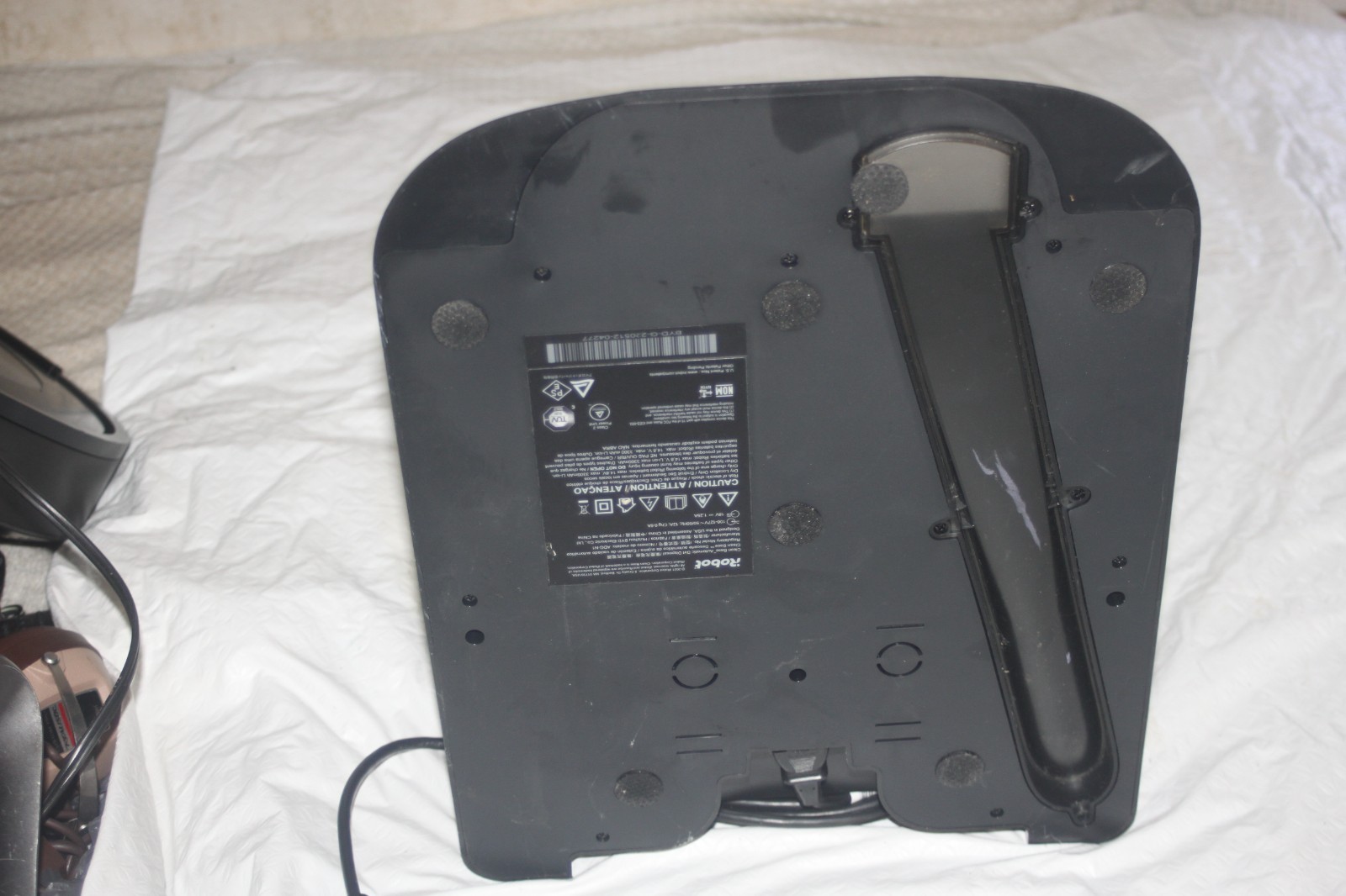 iRobot Roomba j7 Black Robot Vacuum w/ Clean Base Automatic Dirt Disposal