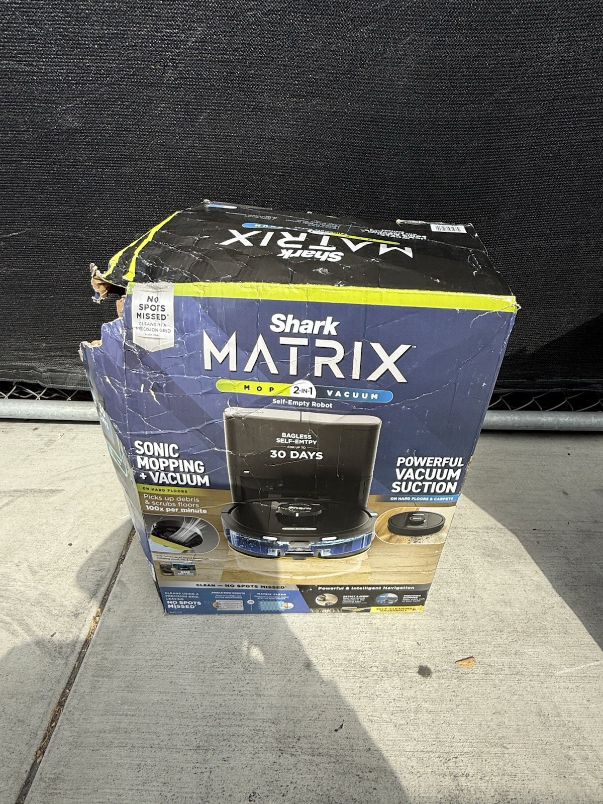 SHARK MATRIX PLUS 2-IN-1 SELF-EMPTY ROBOT VACUUM AND MOP – BLACK/SILVER