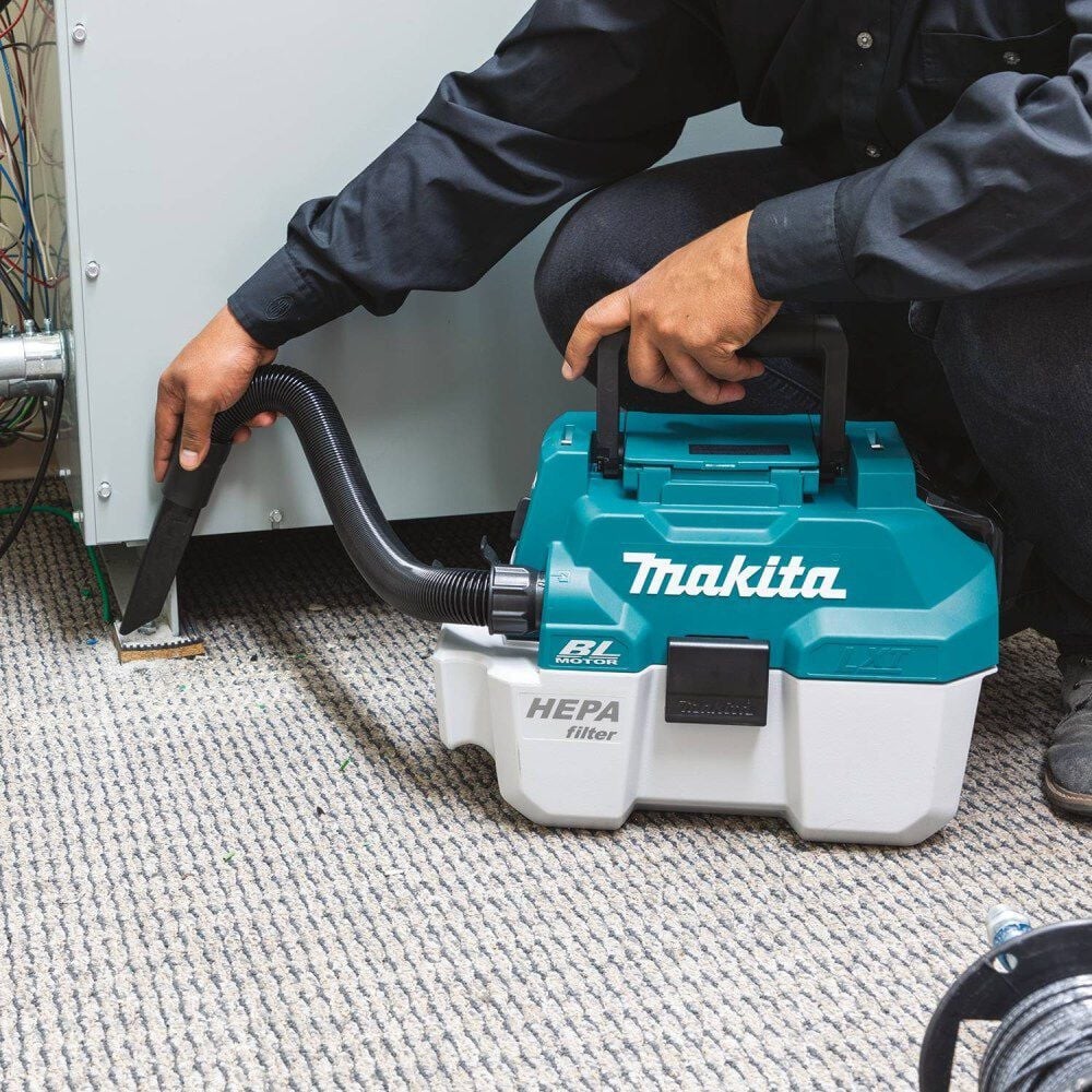 Makita 18V Lxt Li-Ion Brushless 2Gal Hepa Wet/dry Vacuum Tool Only