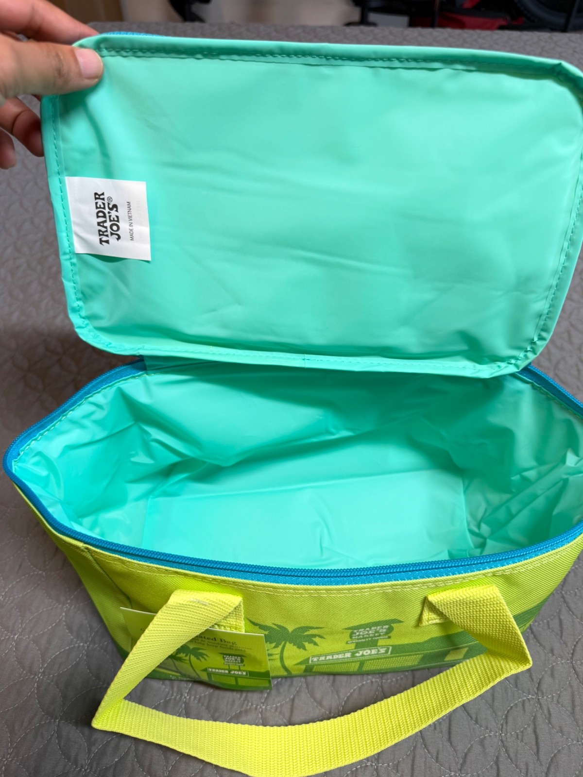 trader joes mini insulated bag(pick what color)