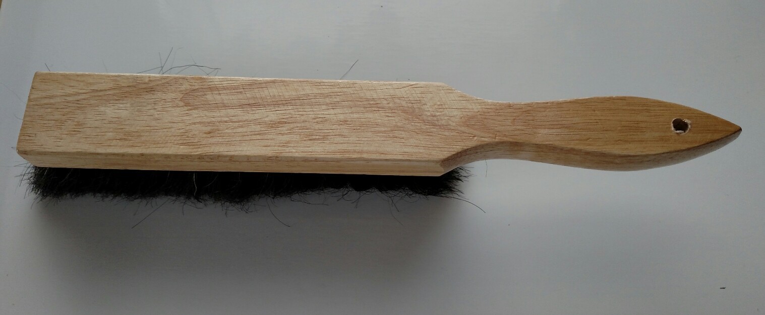 Counter Brush Wood Handle ~ 50 % Horsehair – 50 % Synthetic Bristles ~ 8″ Brush