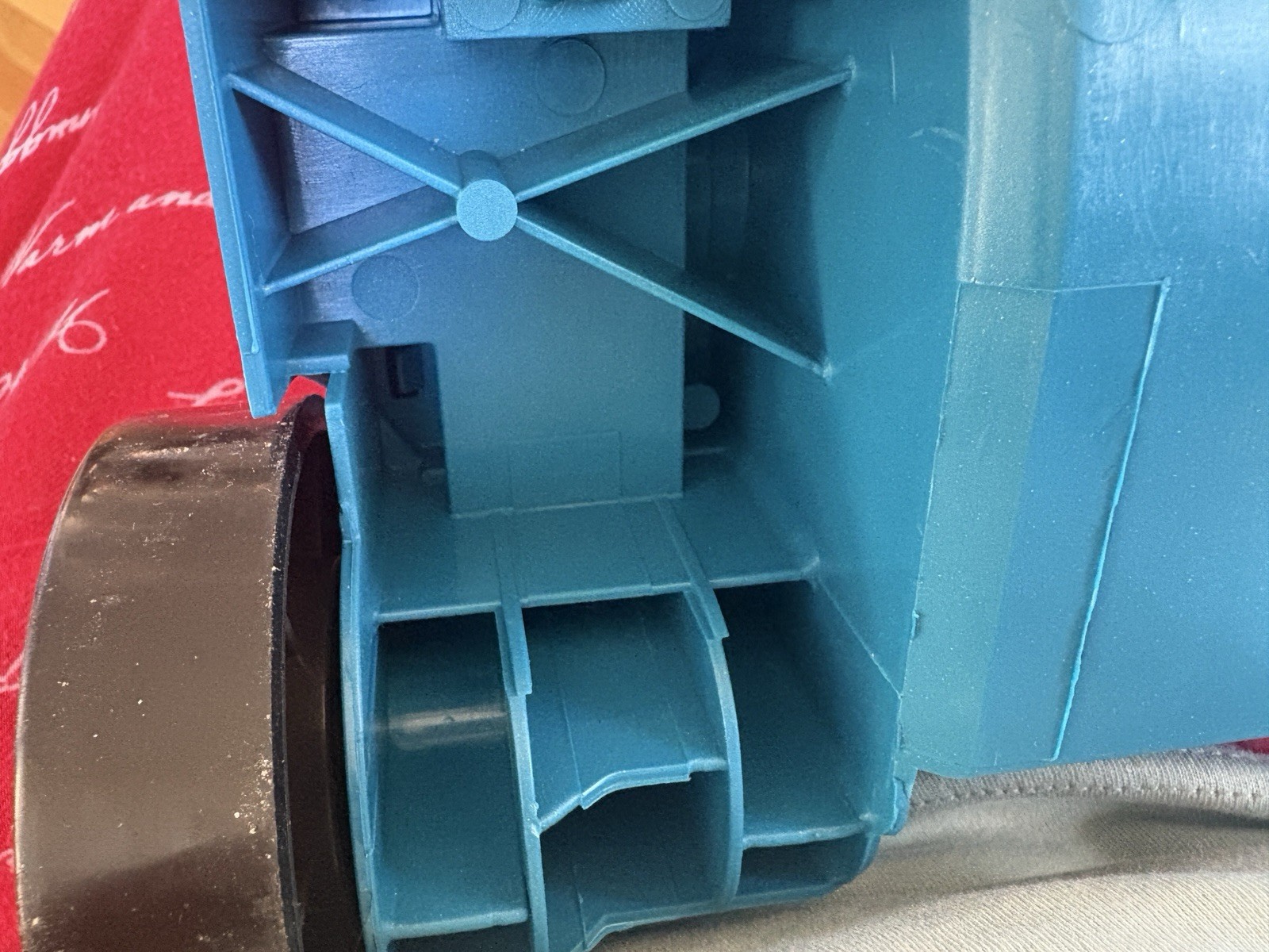 Hoover WindTunnel Tempo Vacuum – Upright Bagged -UH30301 in Miami.