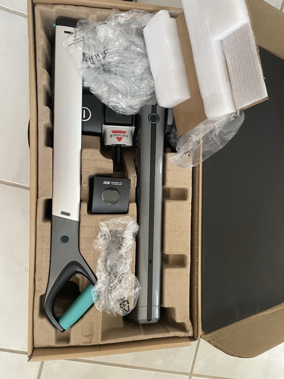BISSELL 1984 Air Ram 22V Cordless Stick Vacuum Bagless w/Head Light Charger