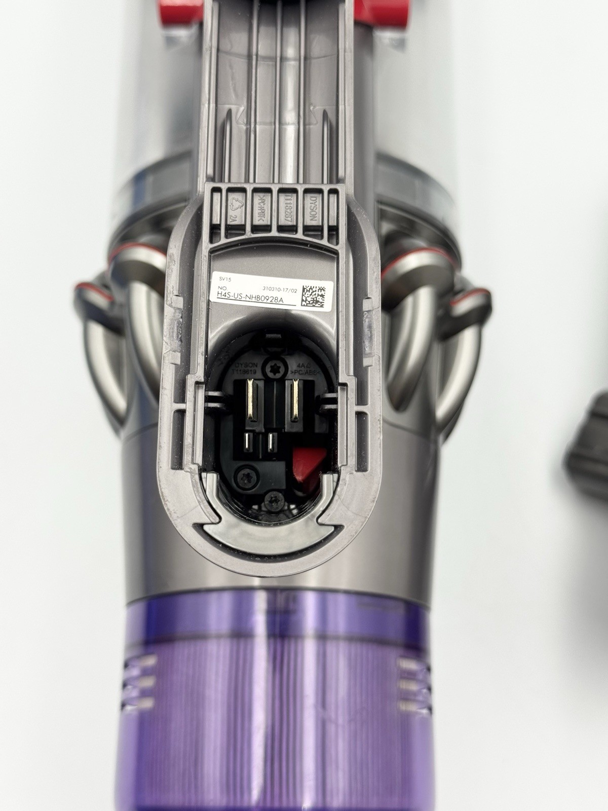 Dyson V11 SV15 Click-In Cordless Cord-free Vacuum Cleaner with Attachments