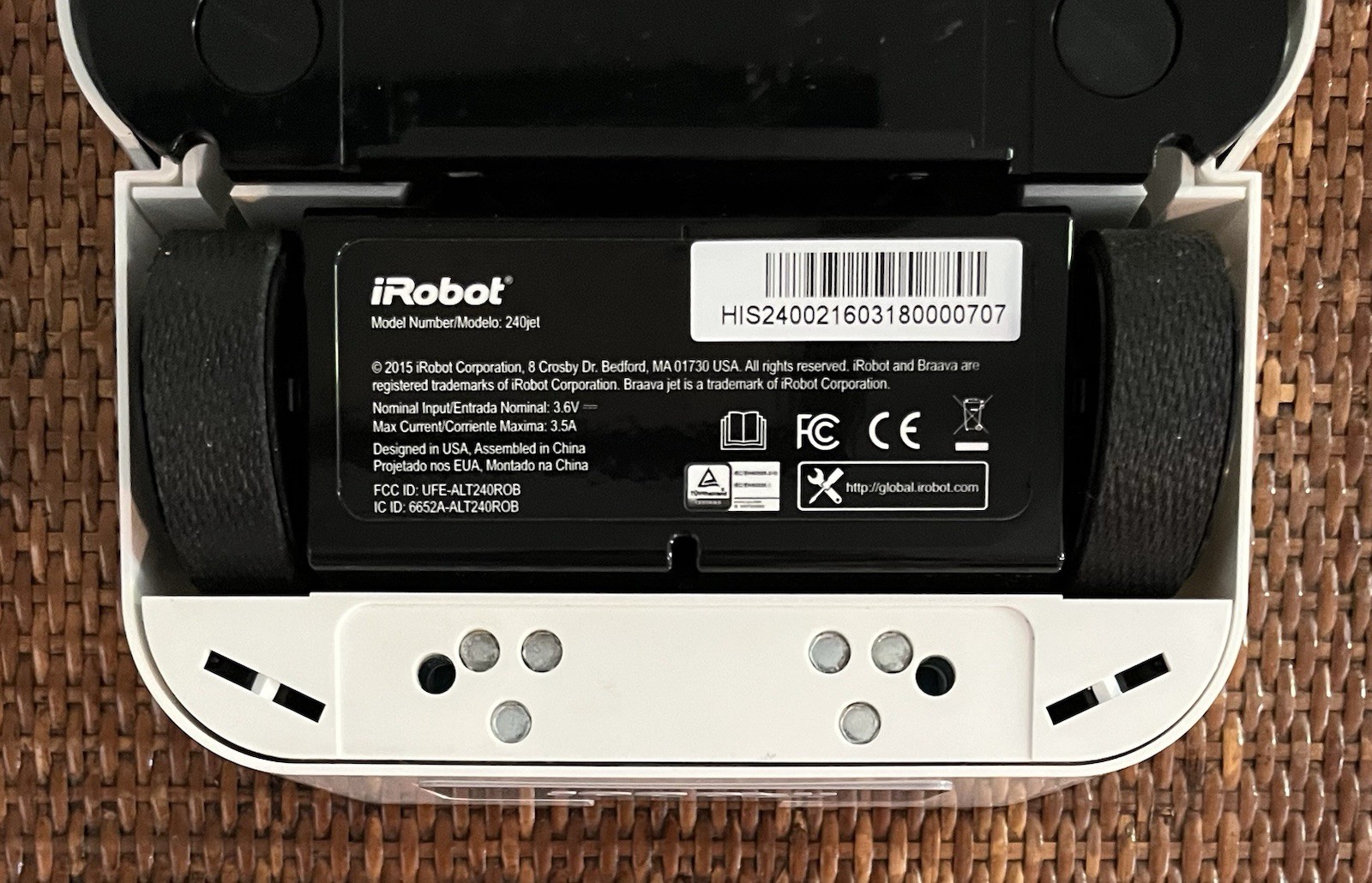 iRobot Braava Jet 240 Robot Mop App Control Precision Spray
