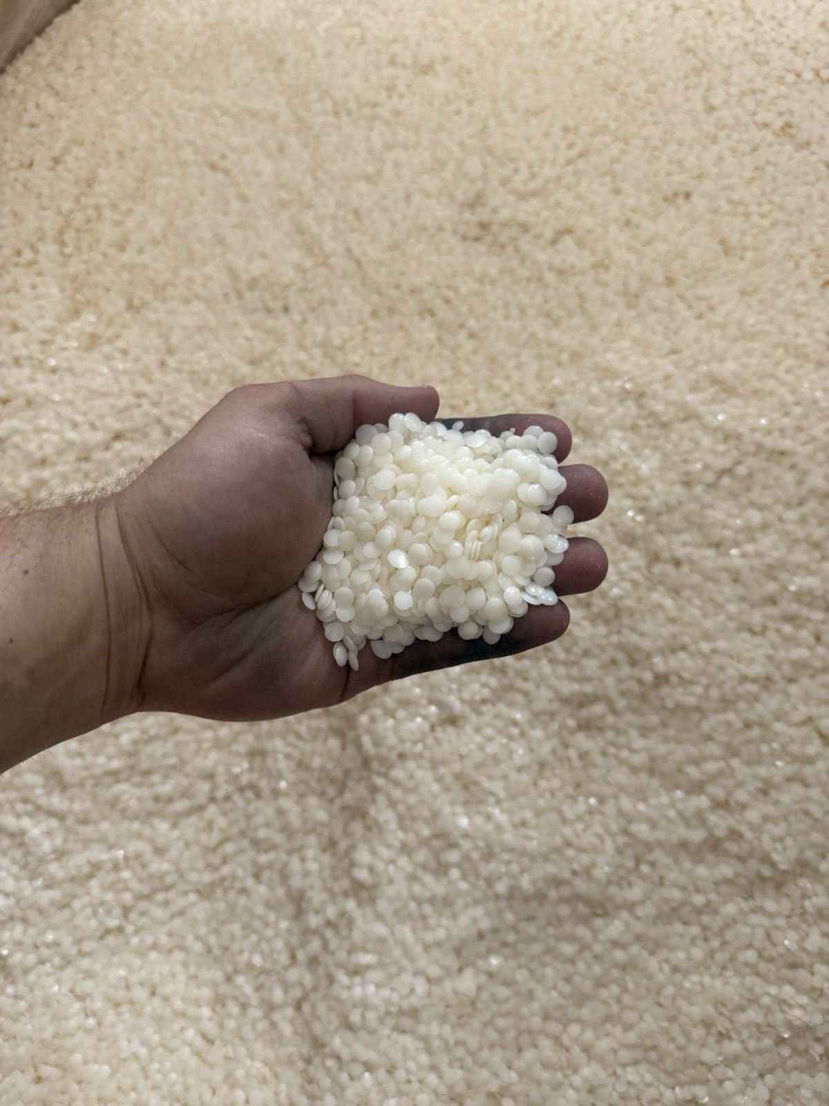 Made In USA – BULK 30 Lb. Off White Color Case of Laundry Scent Beads – Vanilla