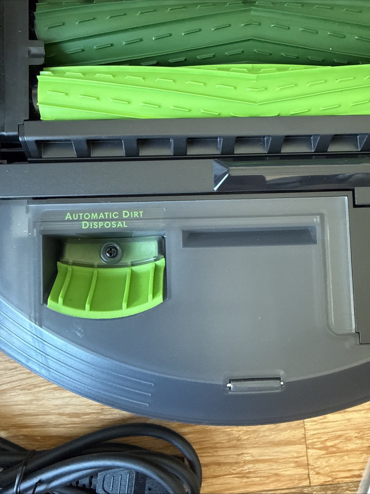 iRobot Roomba j7+ Wi-Fi Robot Vacuum Cleaner & Base / J7 Plus. New.