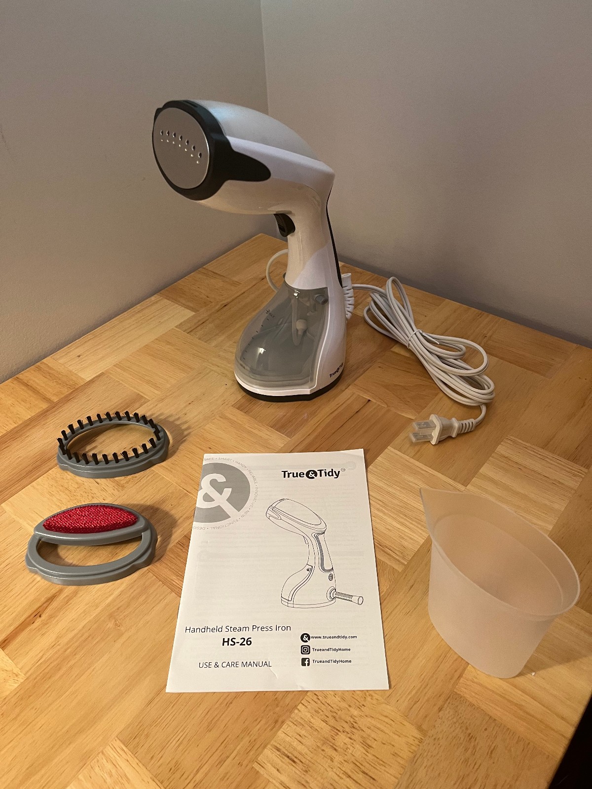 True & Tidy HS-26 Power Steam Press Handheld Garment Steamer~Brand New