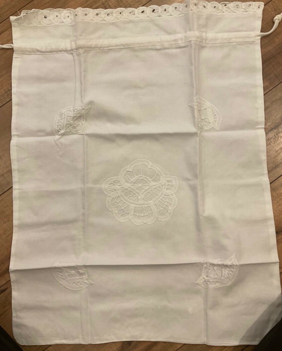 BOUTROSS HAND EMBROIDERY #9256 – LAUNDRY BAG – 25″L X 19″W (BACK IS SOLID)