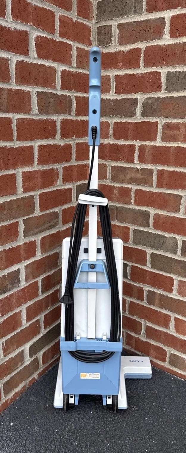 Electrolux Aerus LUX 3000 Upright Vacuum Cleaner, Blue/White Vintage