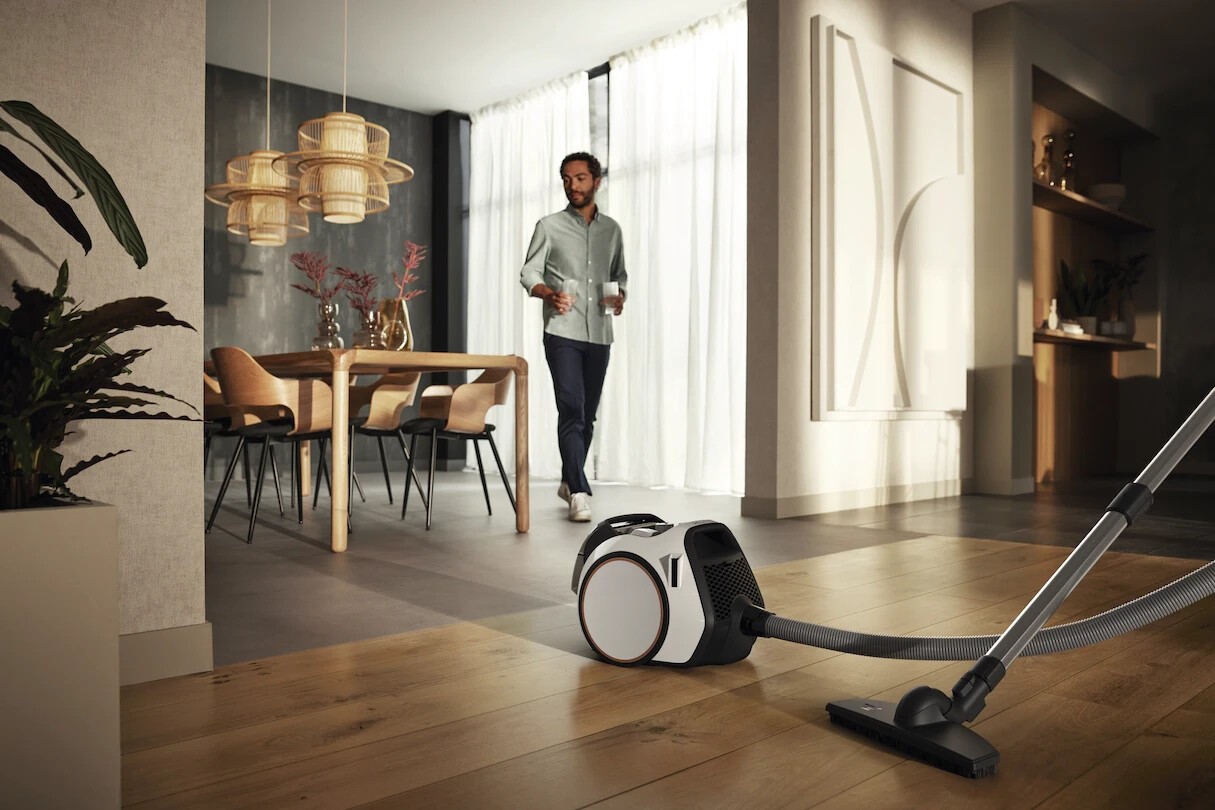 Miele Boost Parquet CX1 Lotus White Compact Bagless Canister Vacuum SNCE0