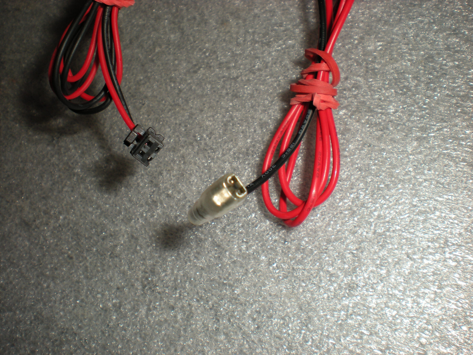 Shark WD261 HydroVac MessMaster Cordless Vacuum Pair Of Brush Head Power Switch
