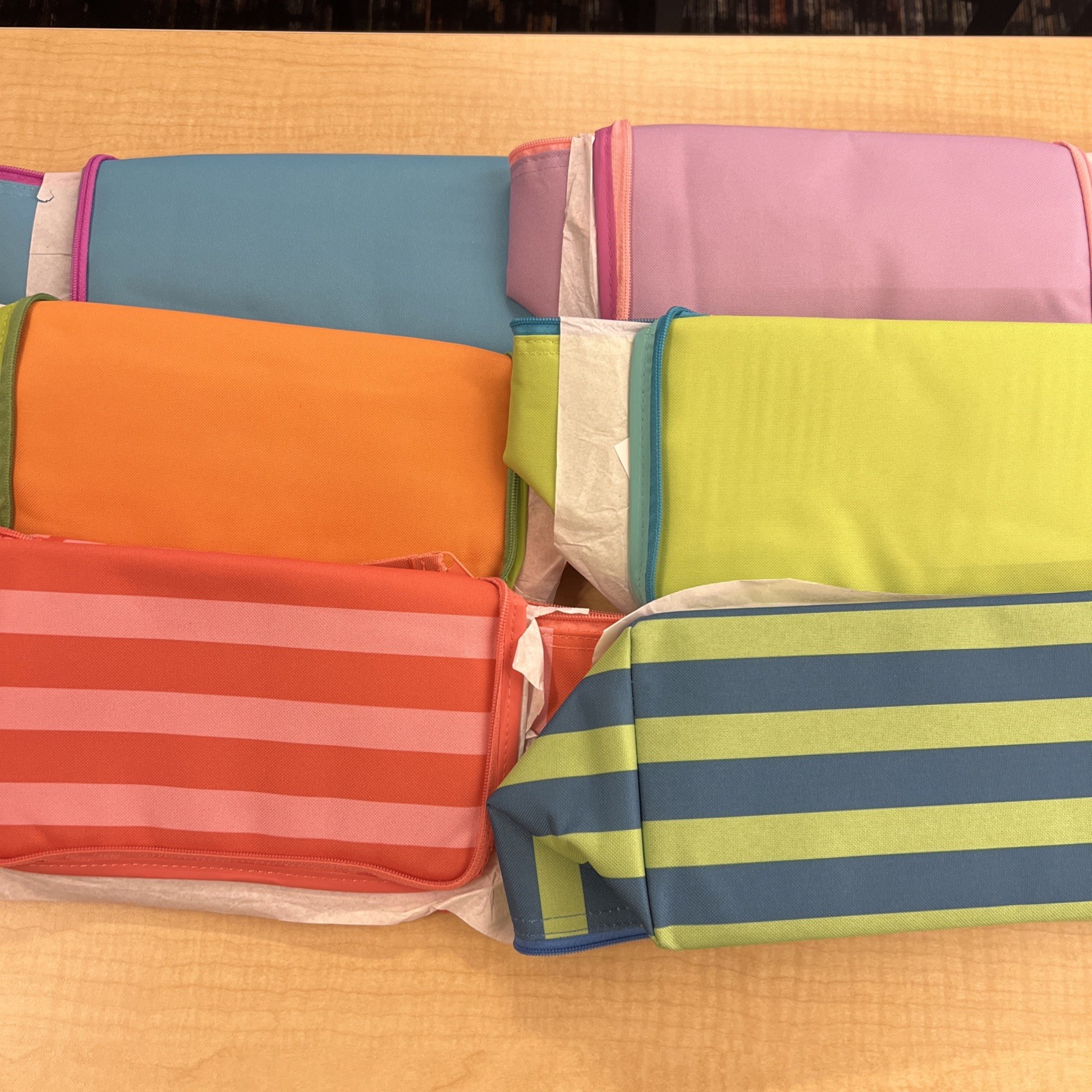 Trader Joe’s Mini Insulated Tote Bag Cooler Summer Fun 2026 Set Of 6