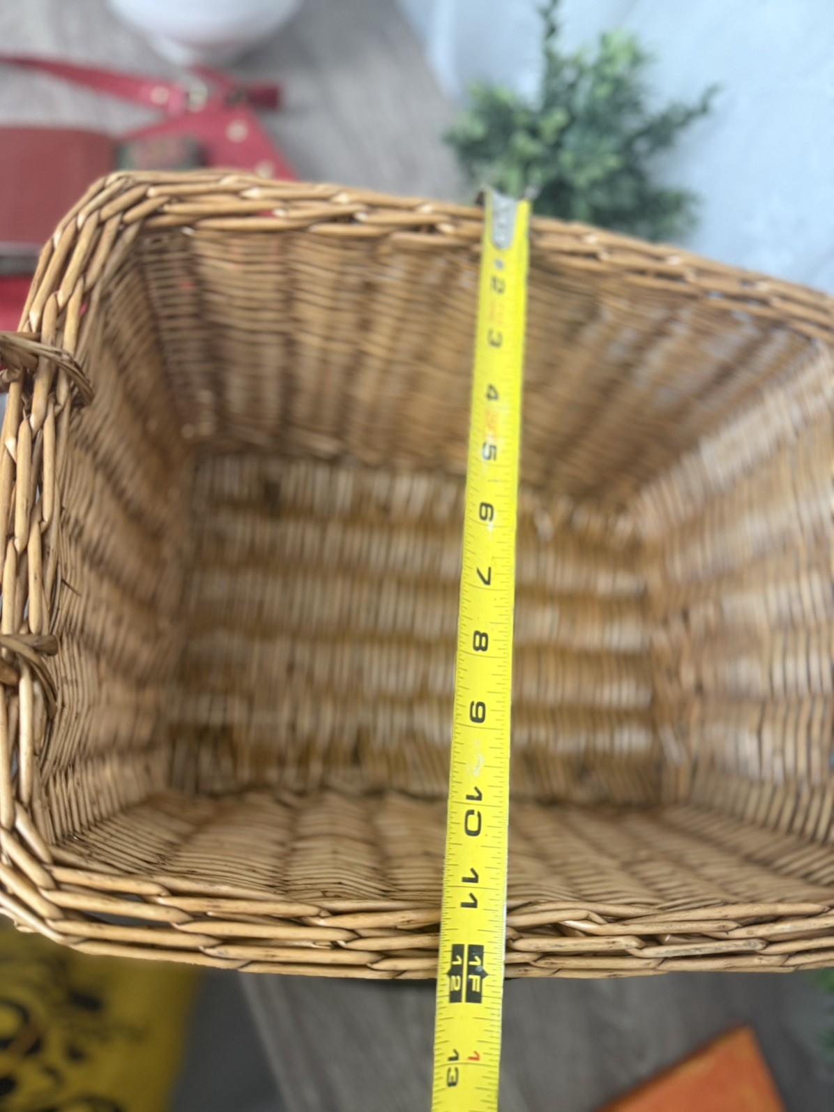 Gift Tree Wicker Basket Lift-Off Lid Storage Picnic Basket Handles