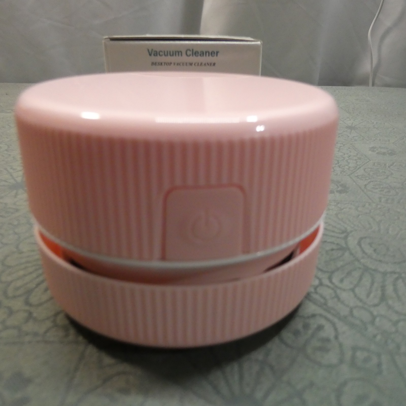 Mini Desktop Vacuum Cleaner Battery Powered Table Dust Crumb Cleaner Pink New
