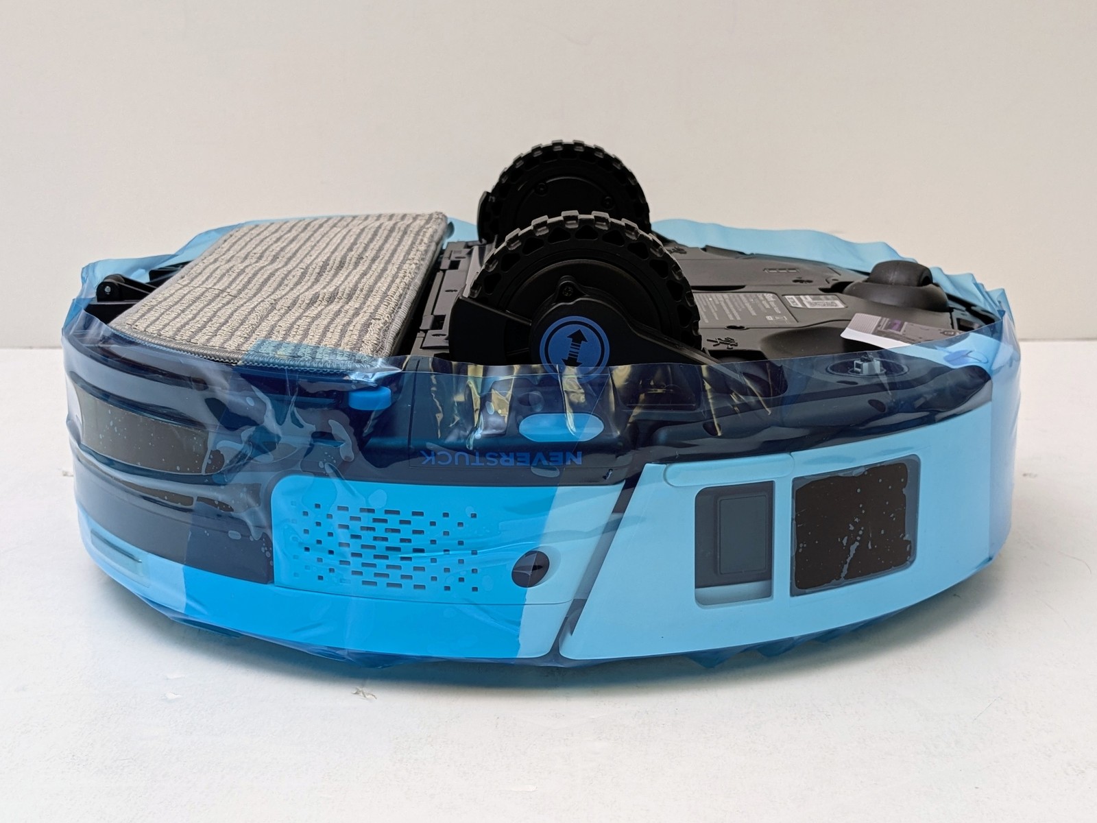 Shark – PowerDetect ThermaCharged Robot Vacuum & Mop with Heated Mop Cleaning